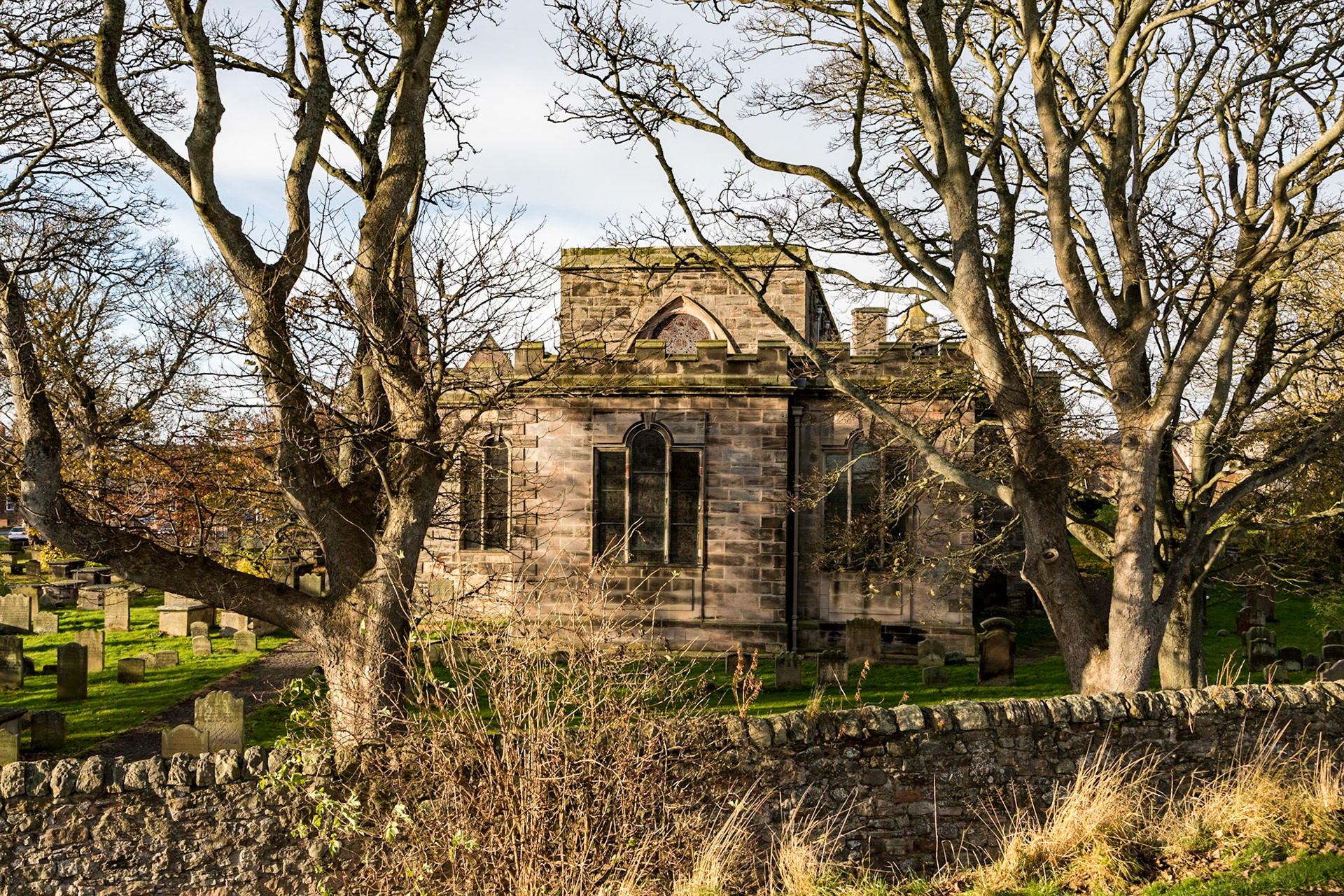 Holy Trinity Church. In 1641, King Charles I gave money to replace the dilapidated old church in Berwick. In the following year, however, the Civil War began. Despite this, more money was collected and stone for building the church was taken from the old Berwick Castle. In 1650 John Young of Blackfriars, a London mason, was contracted to build the new church, and by 1652 the church was complete. This makes it one of the very few churches to have been built during the Commonwealth of England.