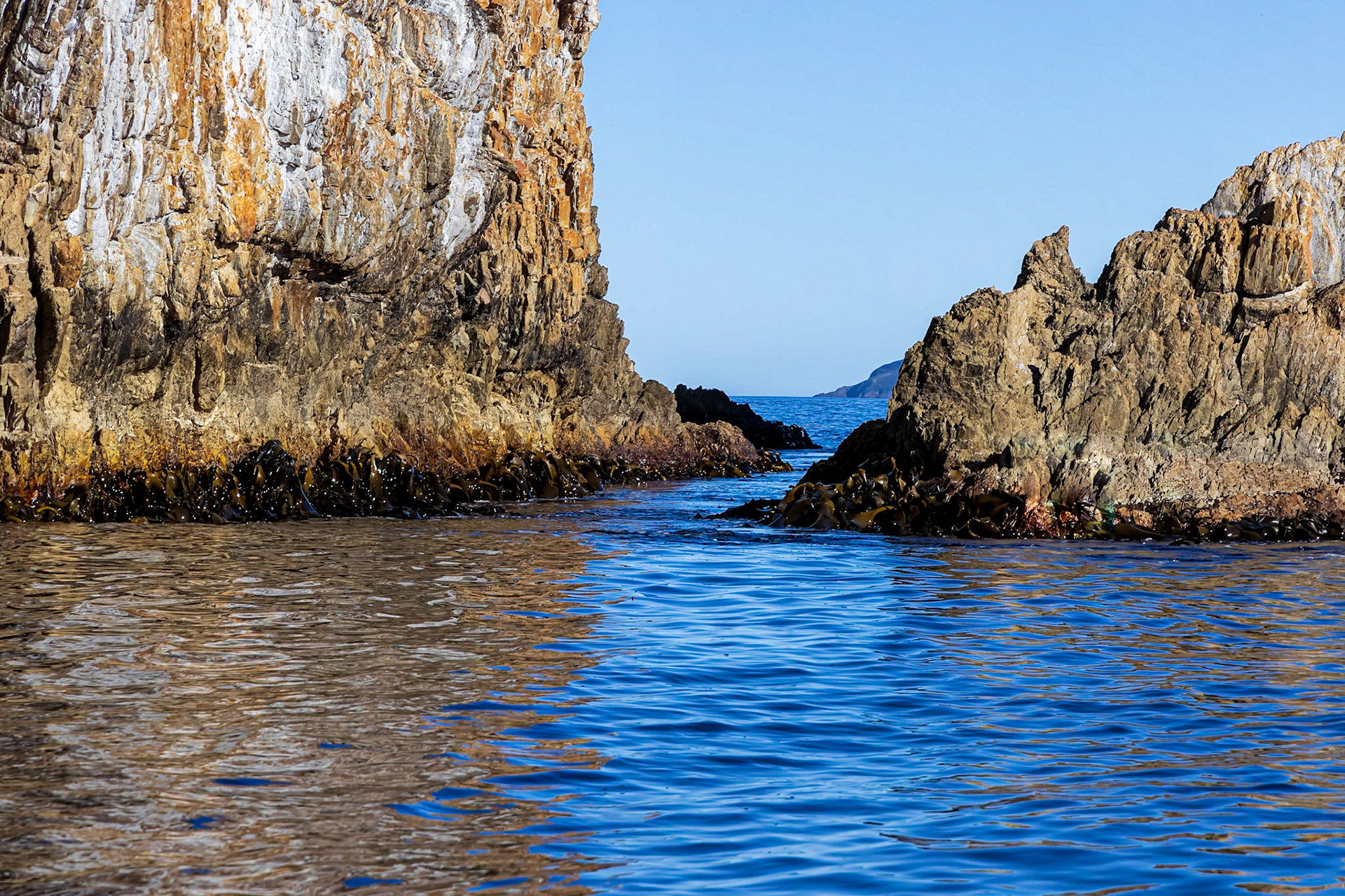 A cruise along the Breaksea Islands.