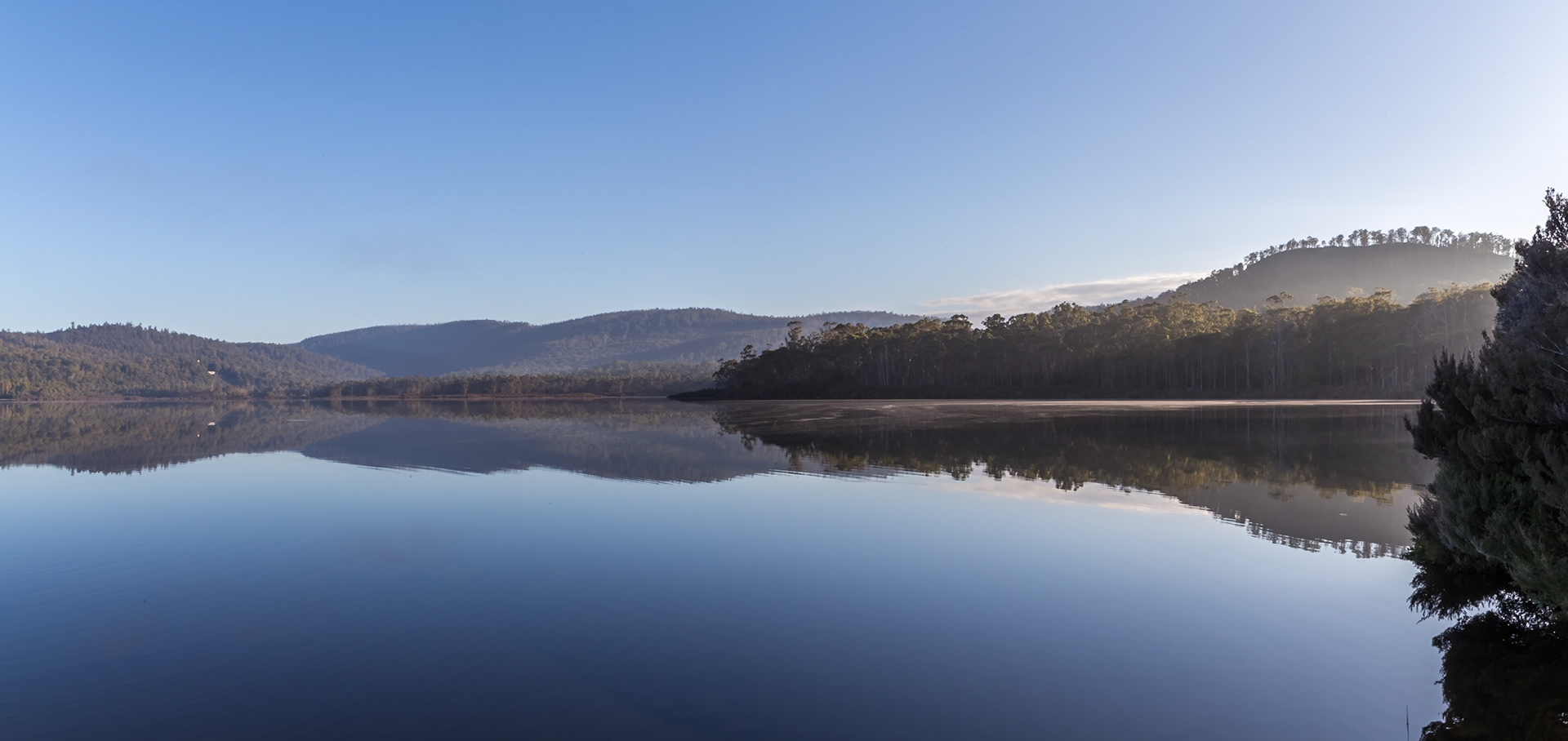 Wayatinah Lagoon - early morning stillness