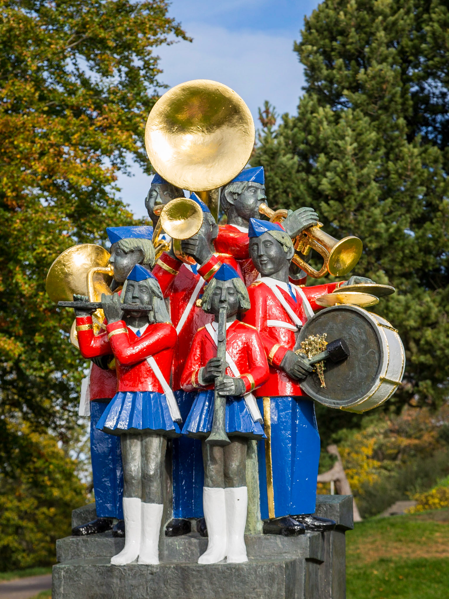 To our cheerful musicians - Oslo City.. In St. Hanshaugen Park.
