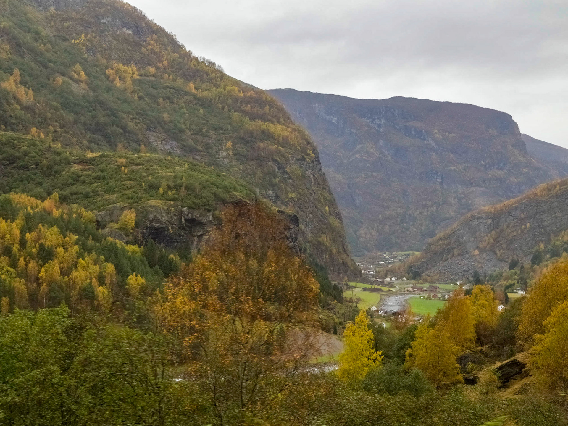 A view from the Flåm Railway