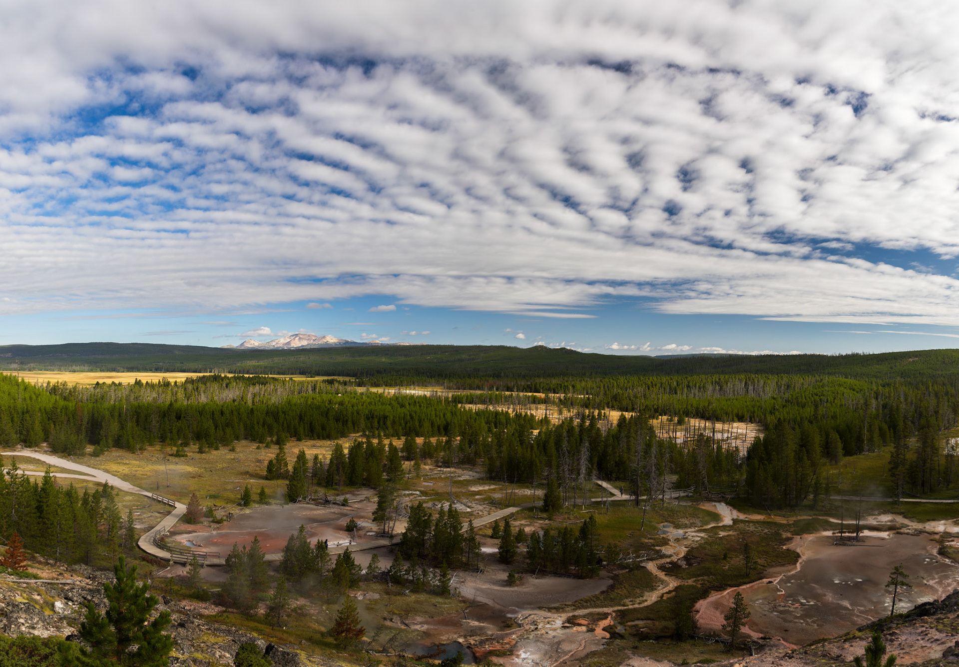 Artist Paint Pot Trail, Yellowstone National Park, Wyoming.