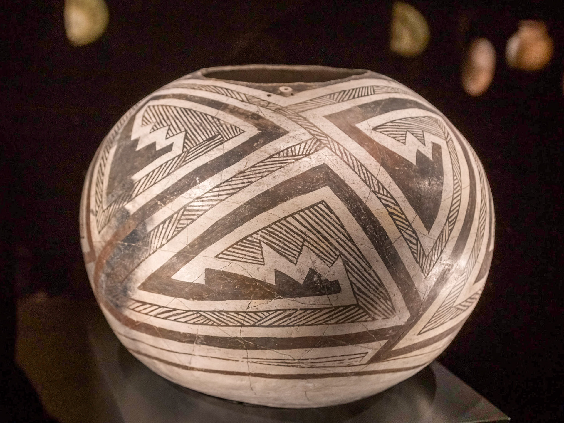 Snowflake Black-and-White jar, Central Arizona USA, Ancenstral Pueloan, c. 100 CE