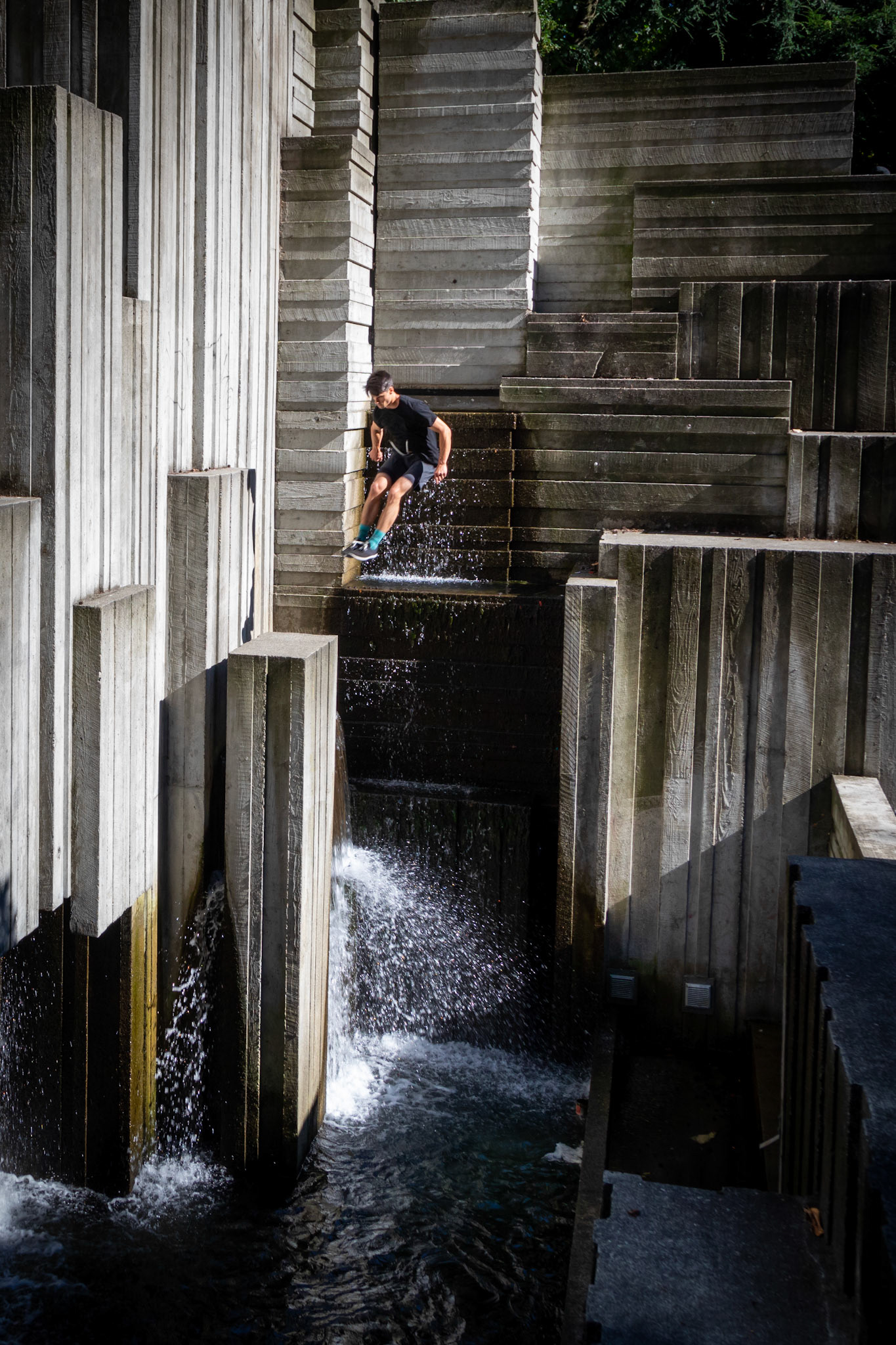 Parkour in the Freeway Park Fountain (built over the Interstate 5 Highway)