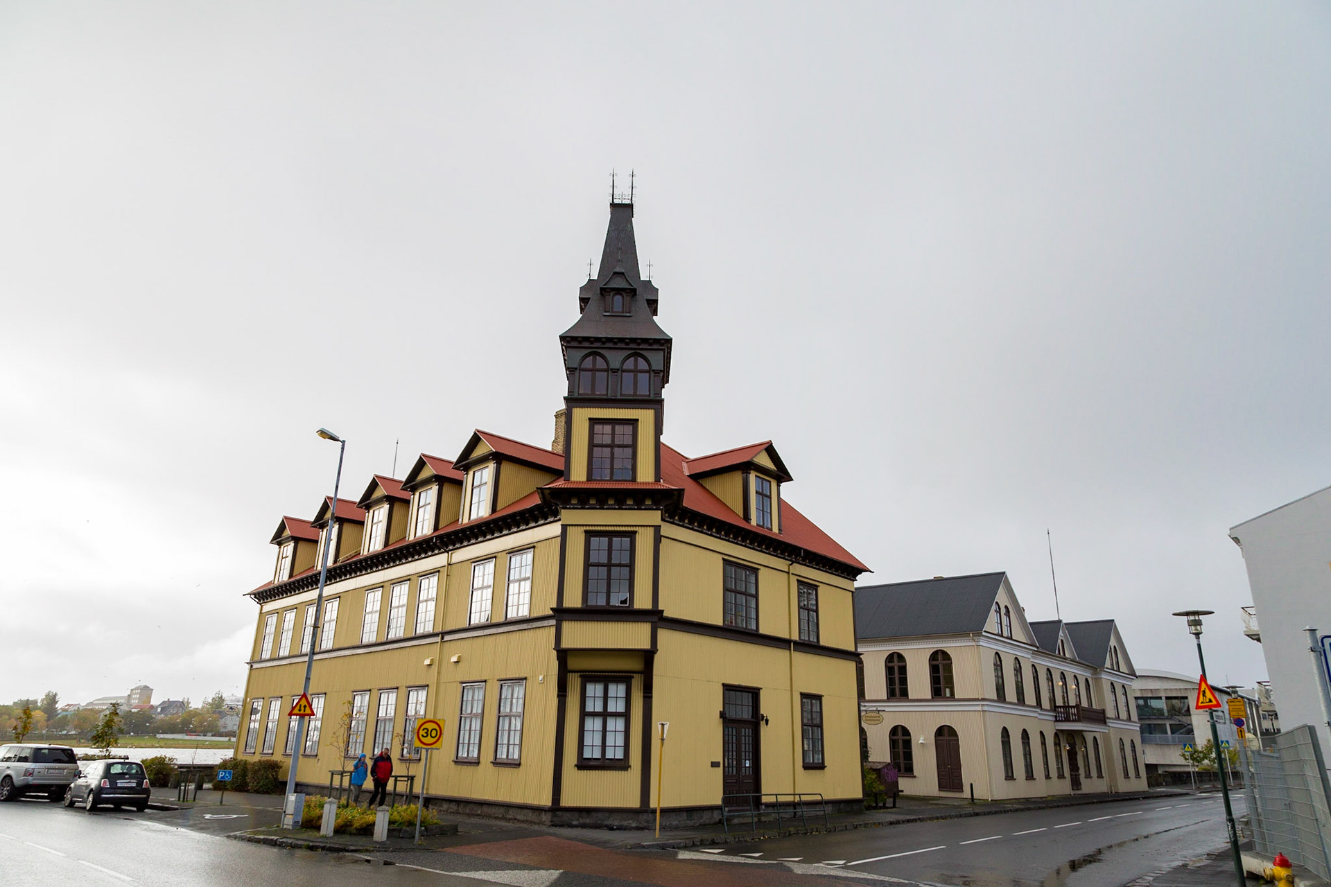At the cnr of Lækjargata &amp; Vonarstræti