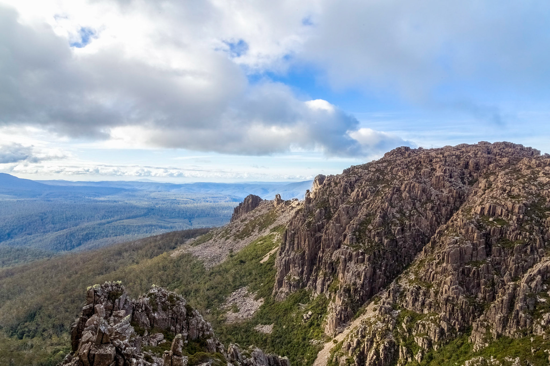Below the summit of Ben Lomond