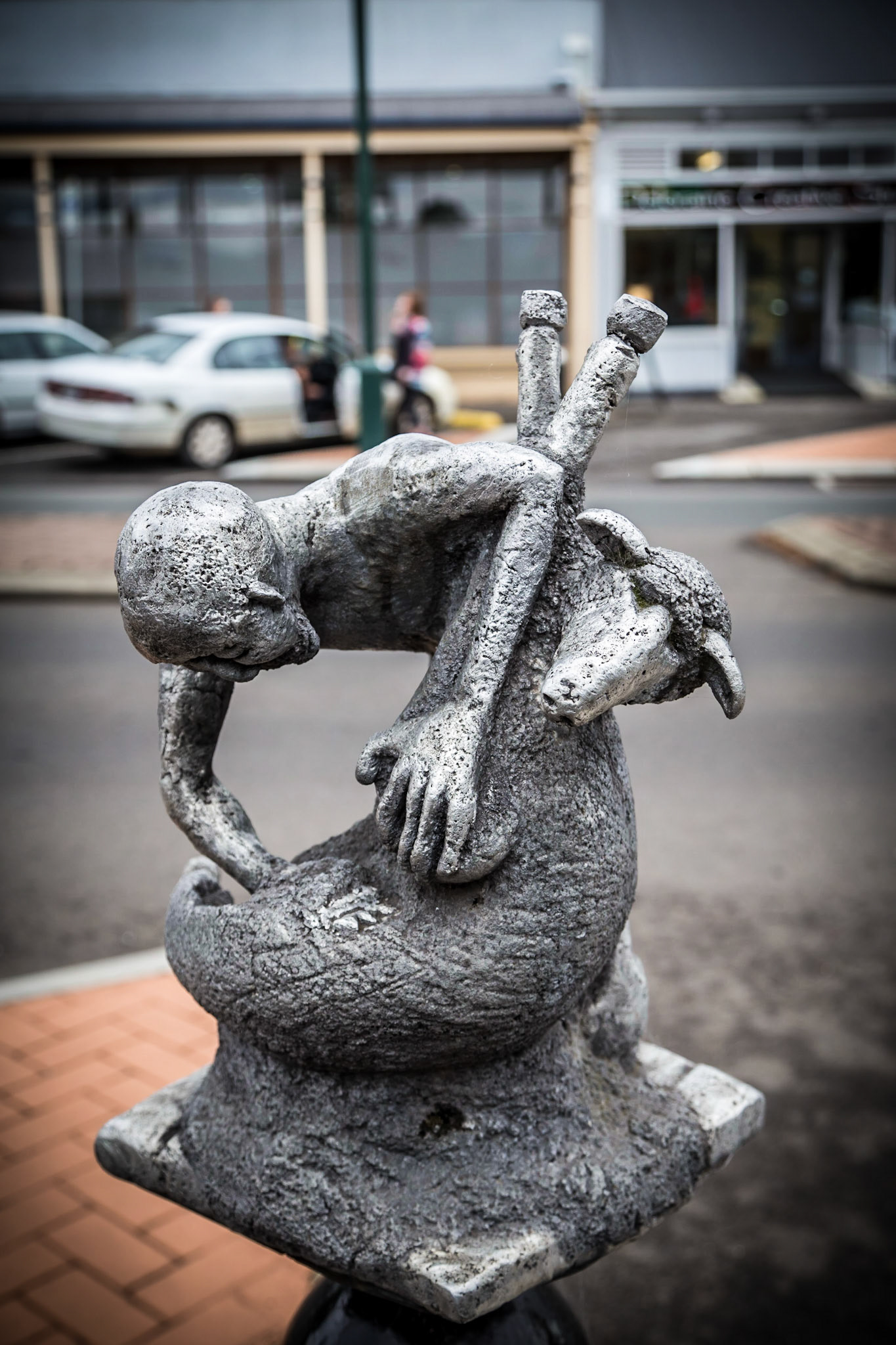 "Marty's Woolly Jumbuck" by Annie Zon; one of the many wonderful little sculpture pieces along the main street of Deloraine.
