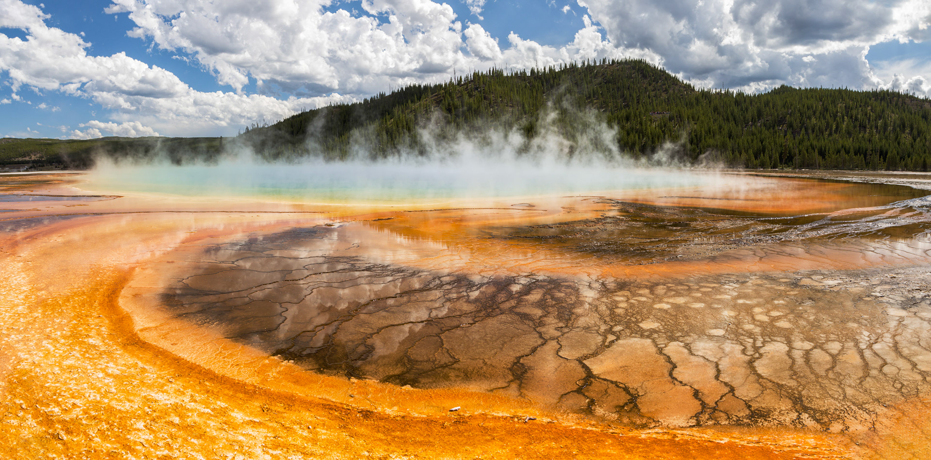 Midway Geyser Basin, Yellowstone National Park, Wyoming.