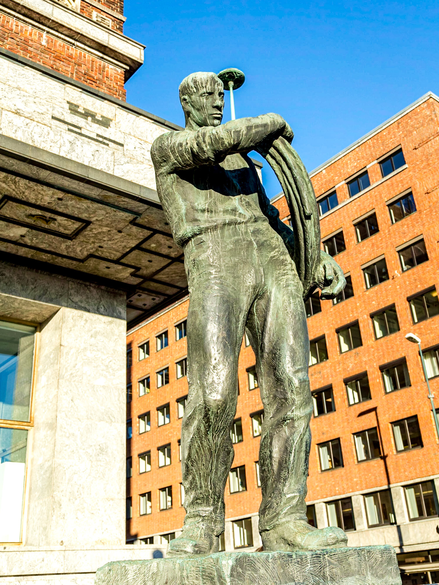 Workers sculptures in front of City Hall