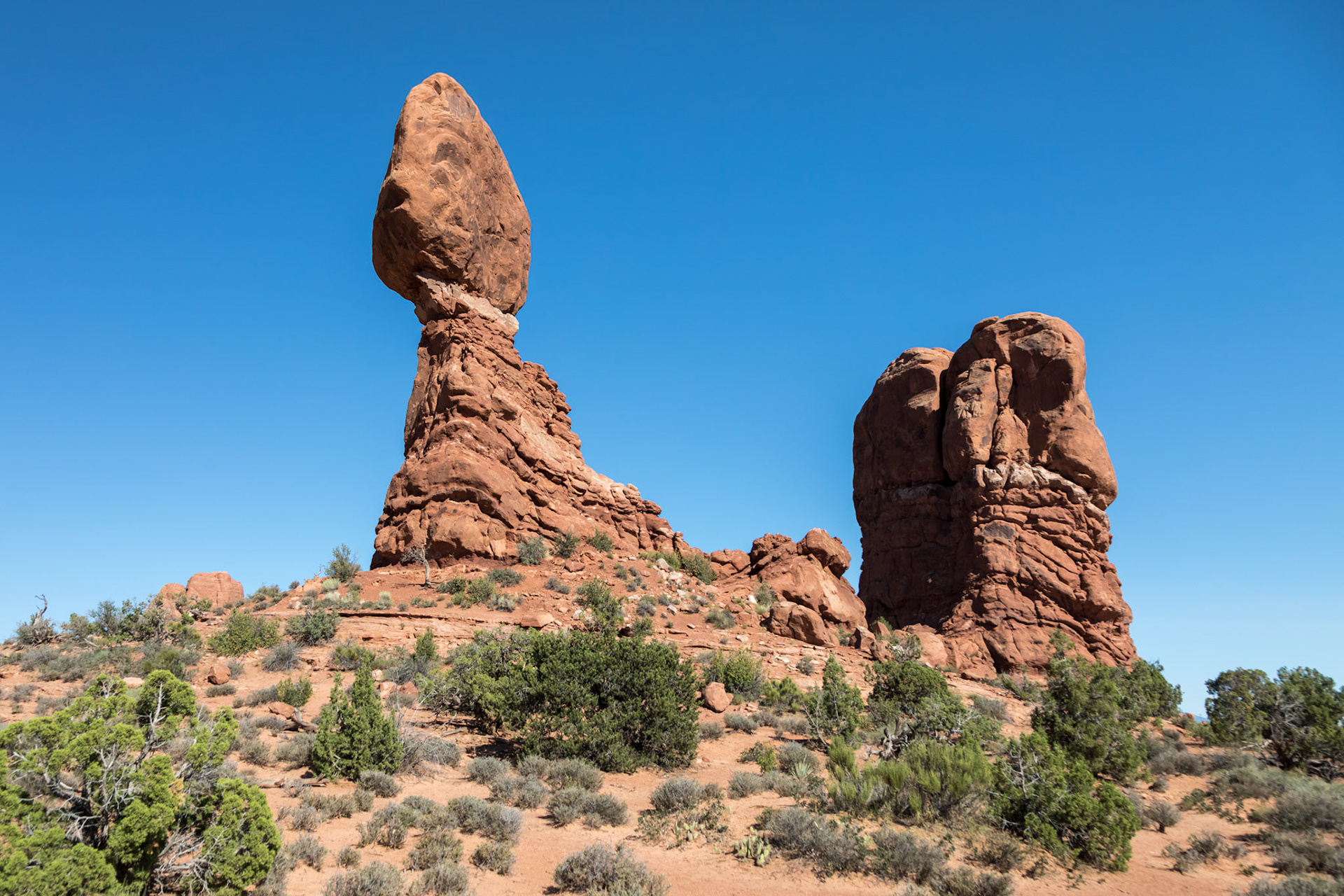'Balanced Rock'.   Arches National Park