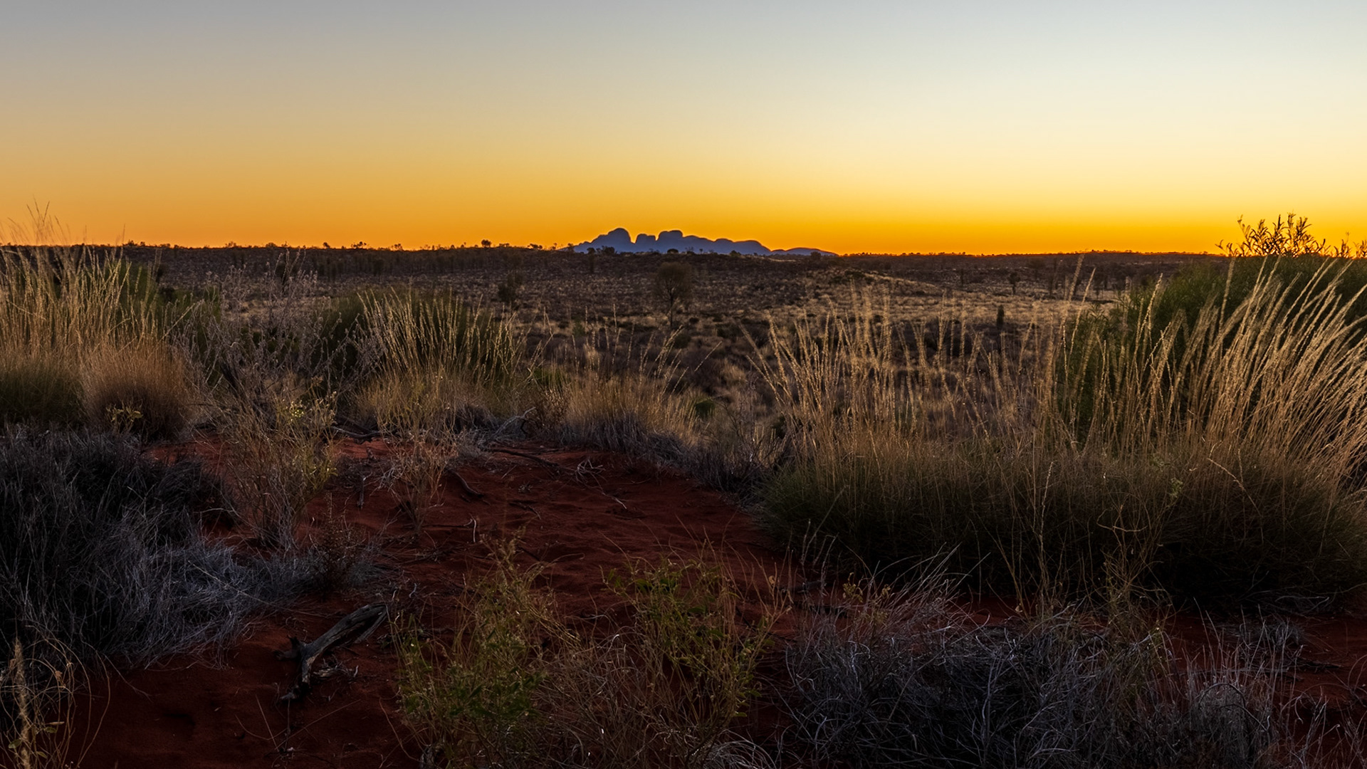 Sunset on Kata Tjuṯa; from the Uluru Sunset Viewing Area