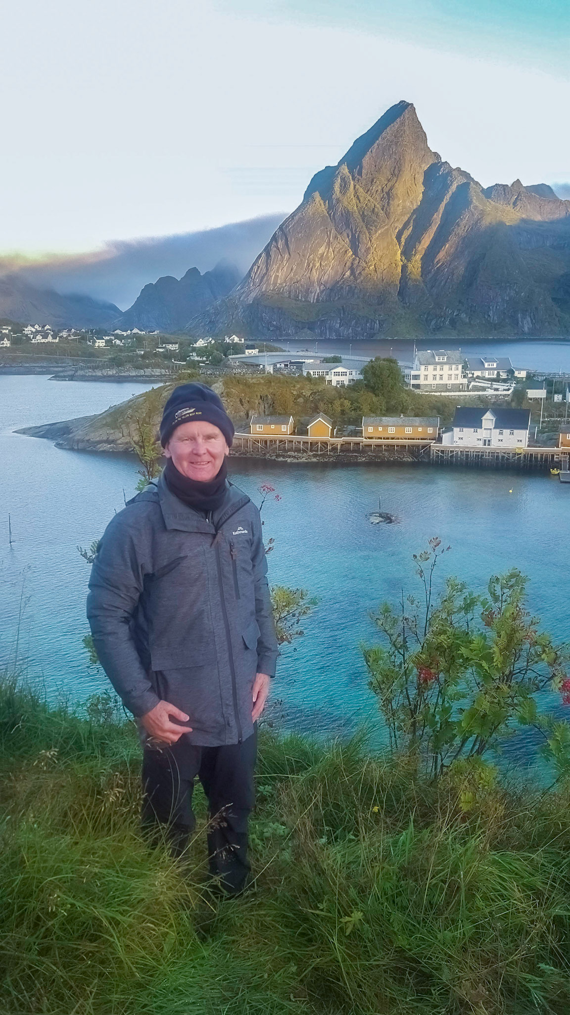 Sakrisøy, Reine, Moskenes. 07:17 am.