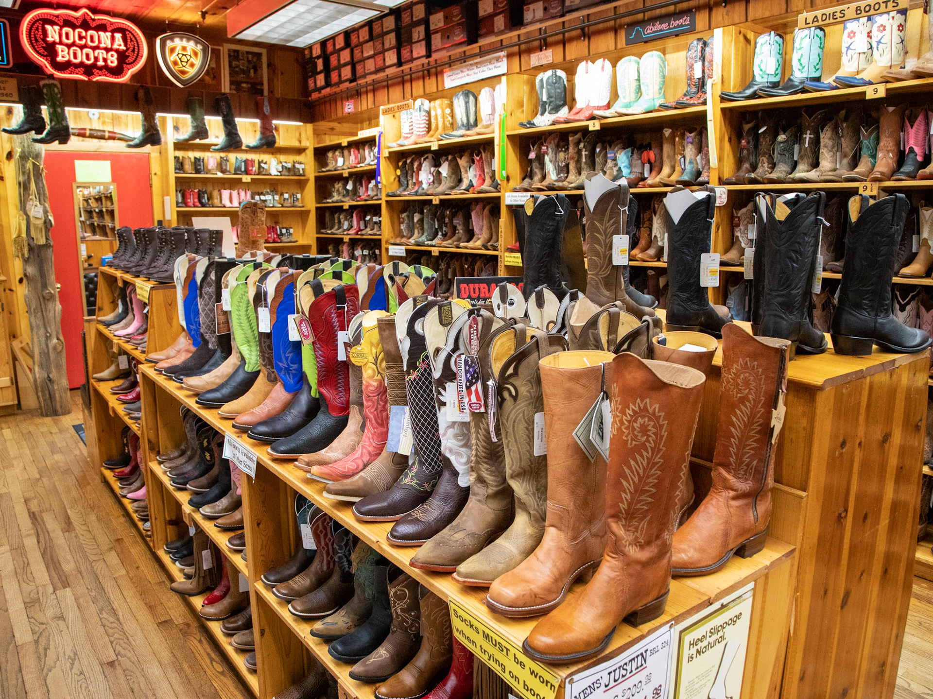 10 Jul: Boot store in the Wall Drug complex, Wall SD