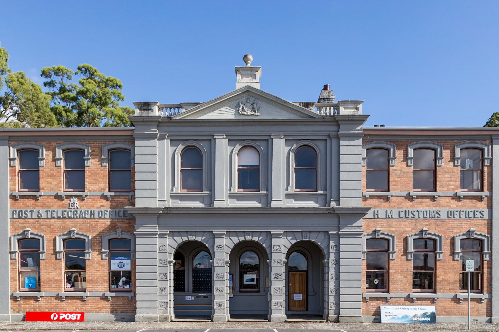 Strahan, government office buildings