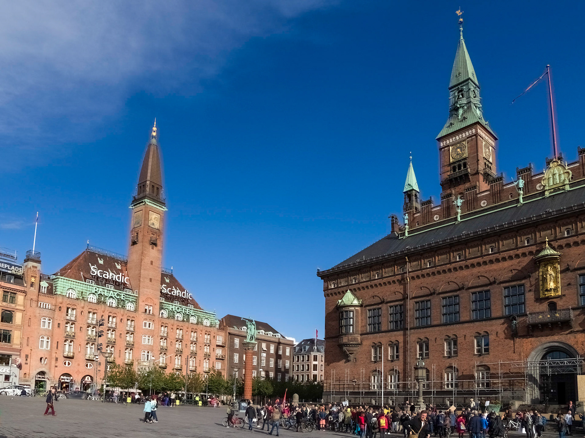 Rådhusplasen / City Hall Square, from H.C. Andersens Blvd