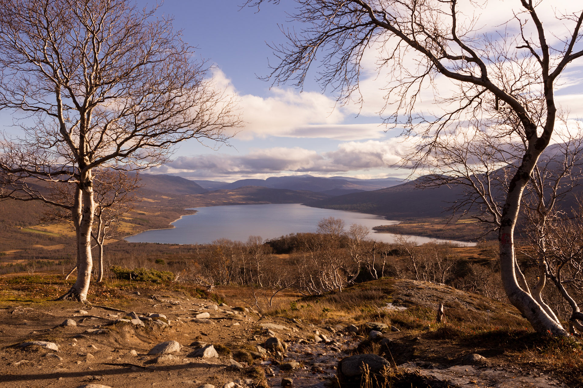 Close to Oppdal in Norway you will find the national park of Trollheimen. Gjevilvatn is one of the bigger lakes in the area.