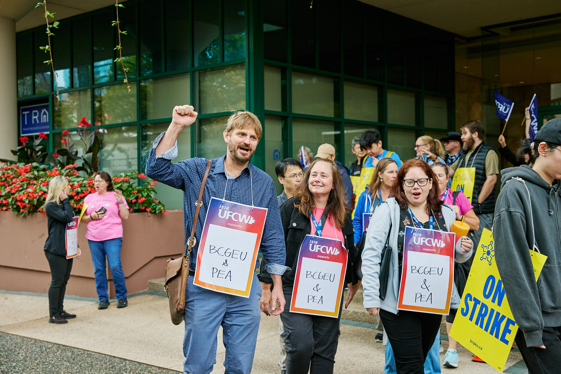 UFCW 1518 supports BCGEU & PEA strike