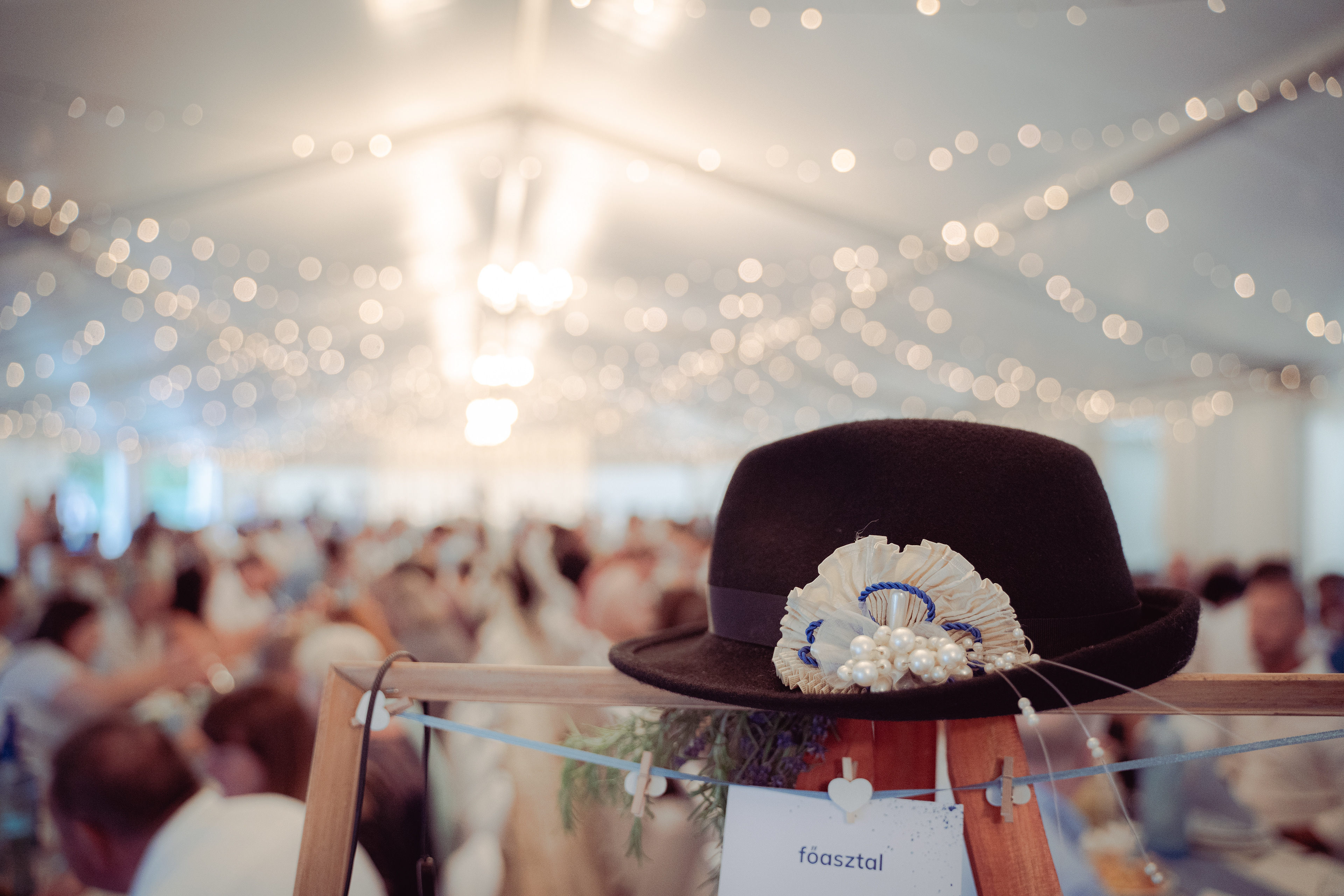 Vacsora esküvőn ASA Fényképészet fotózásában