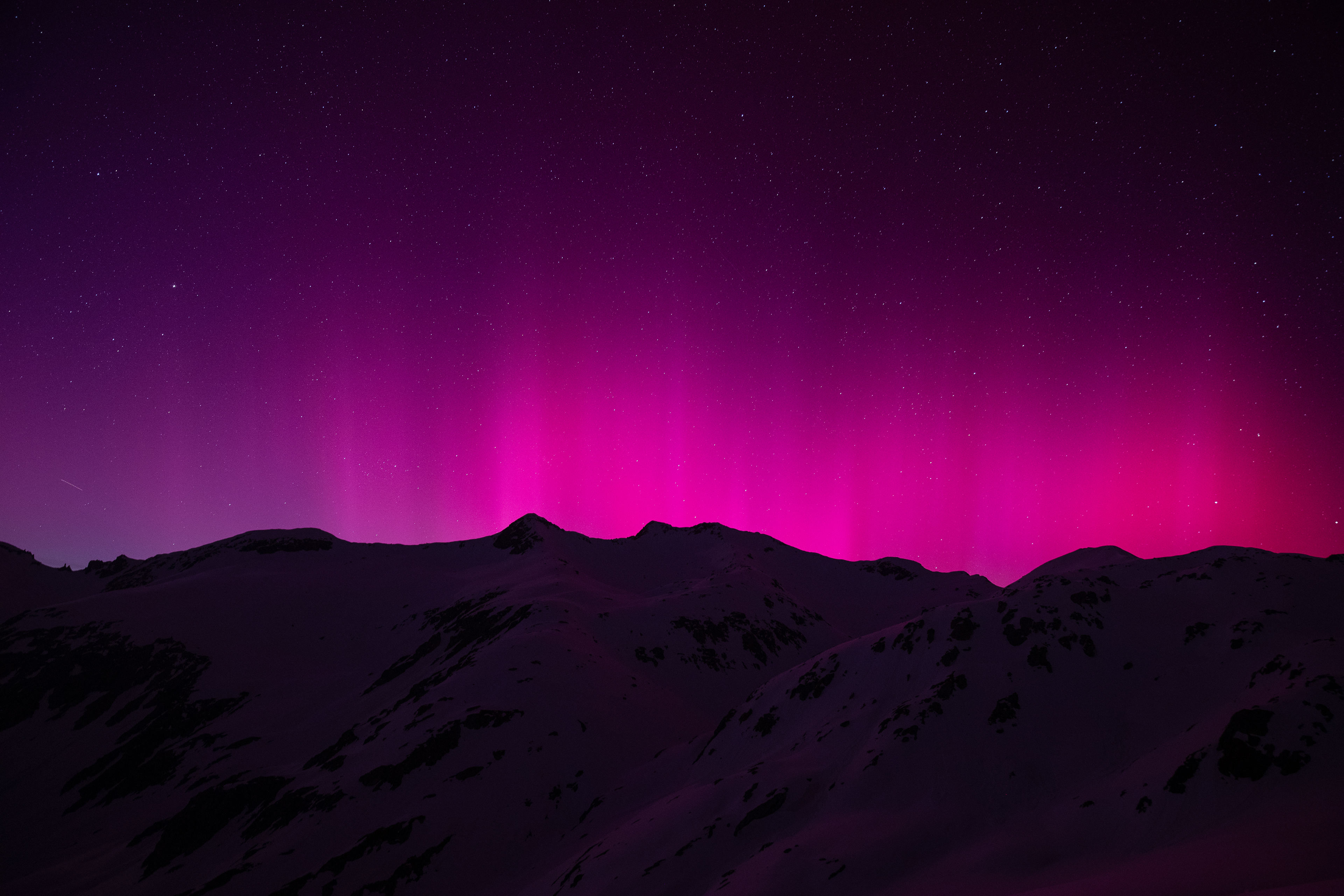 Pizzo centrale (3000m) and northern lights 05.2024