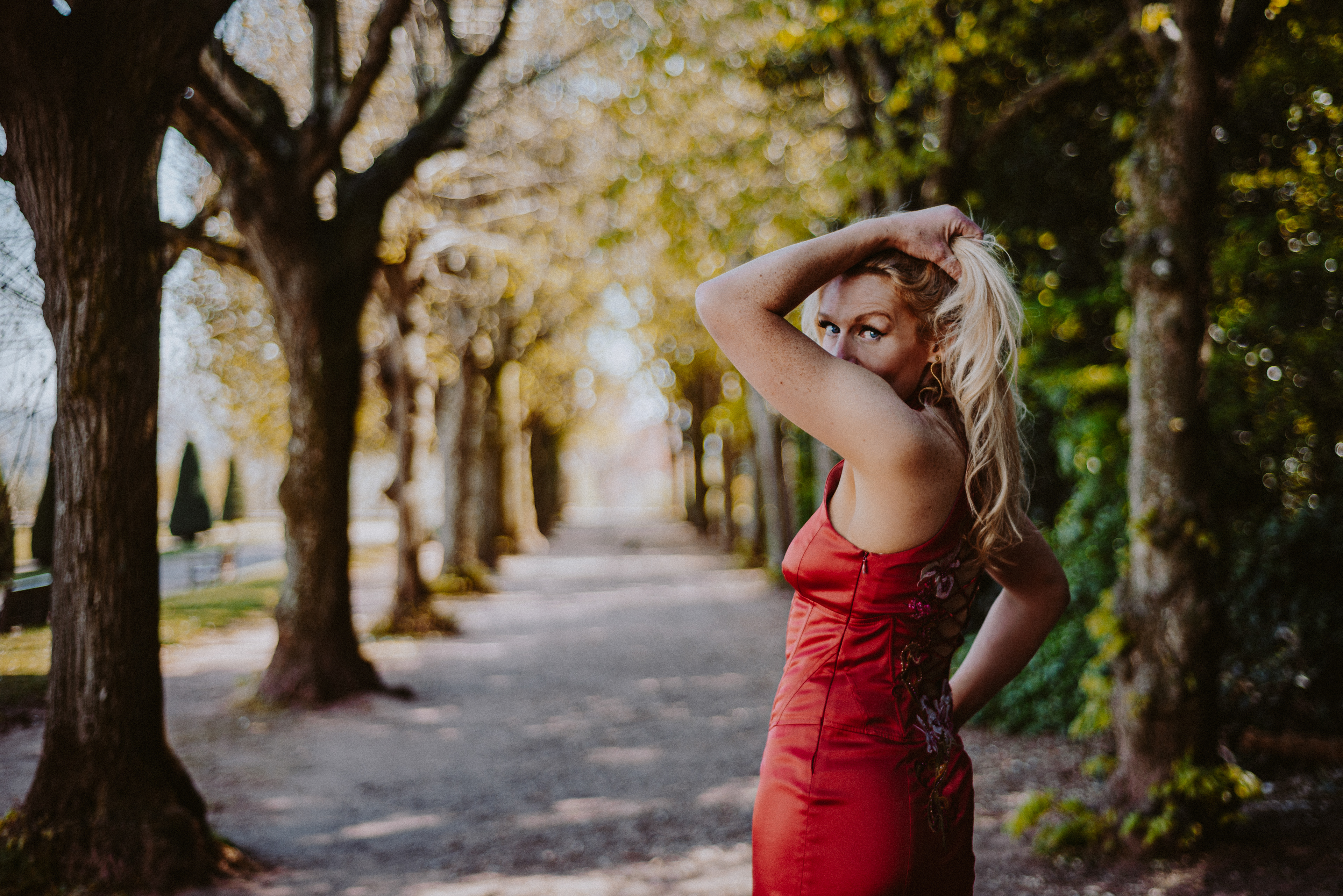 Model - Helen Akay