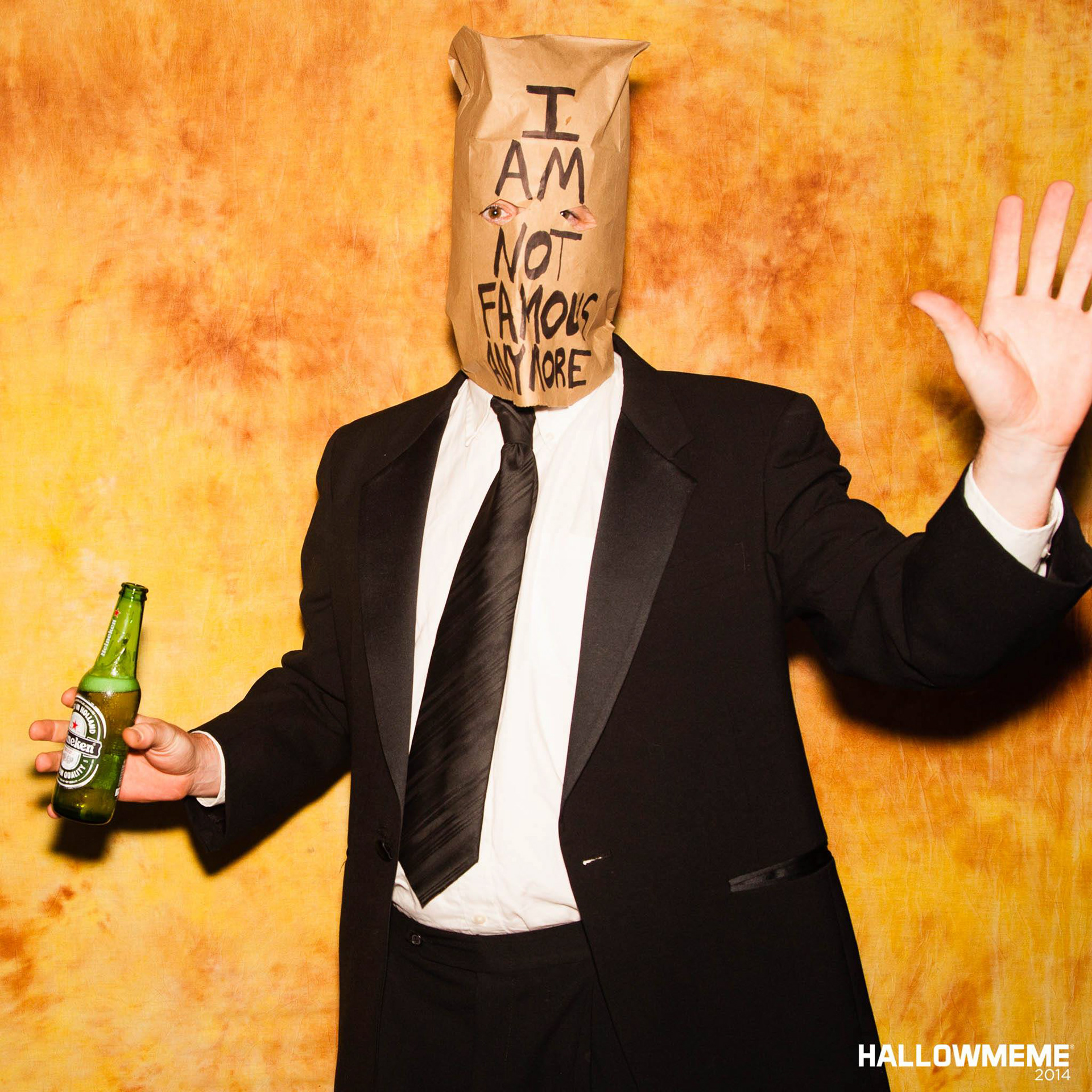 Shia LaBoeuf hiding from the paparazzi