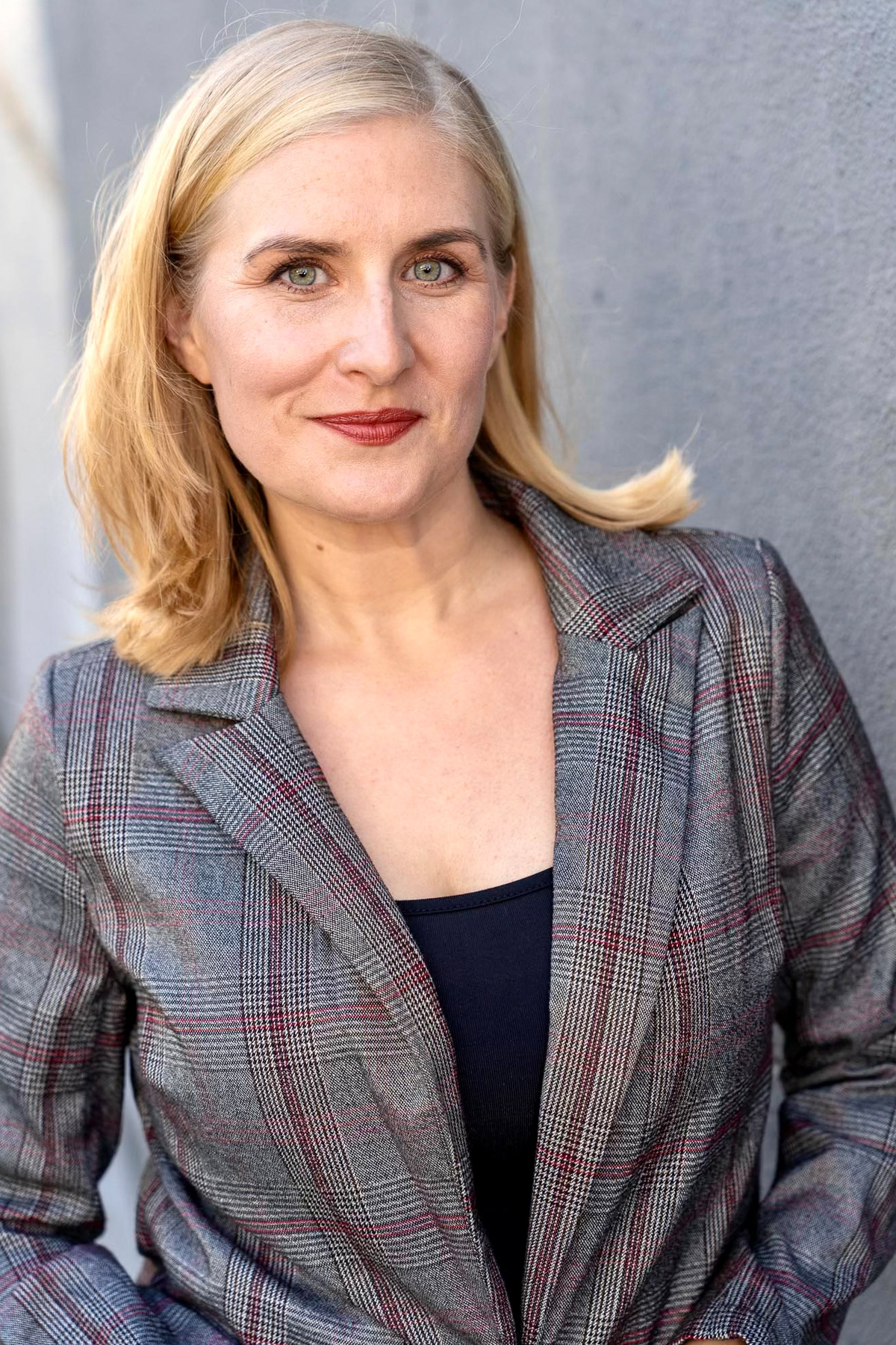 Hanna Juurakko as Greta Byers/Waitress