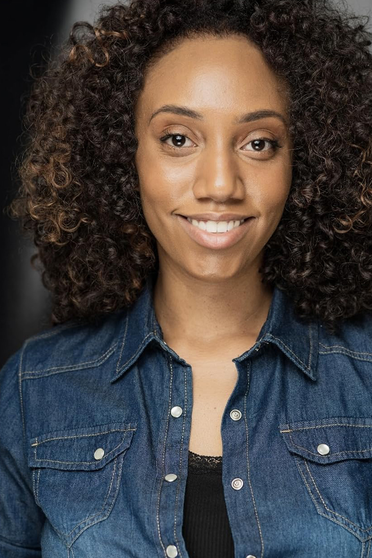 Brittany Denise as Lisa Barrett