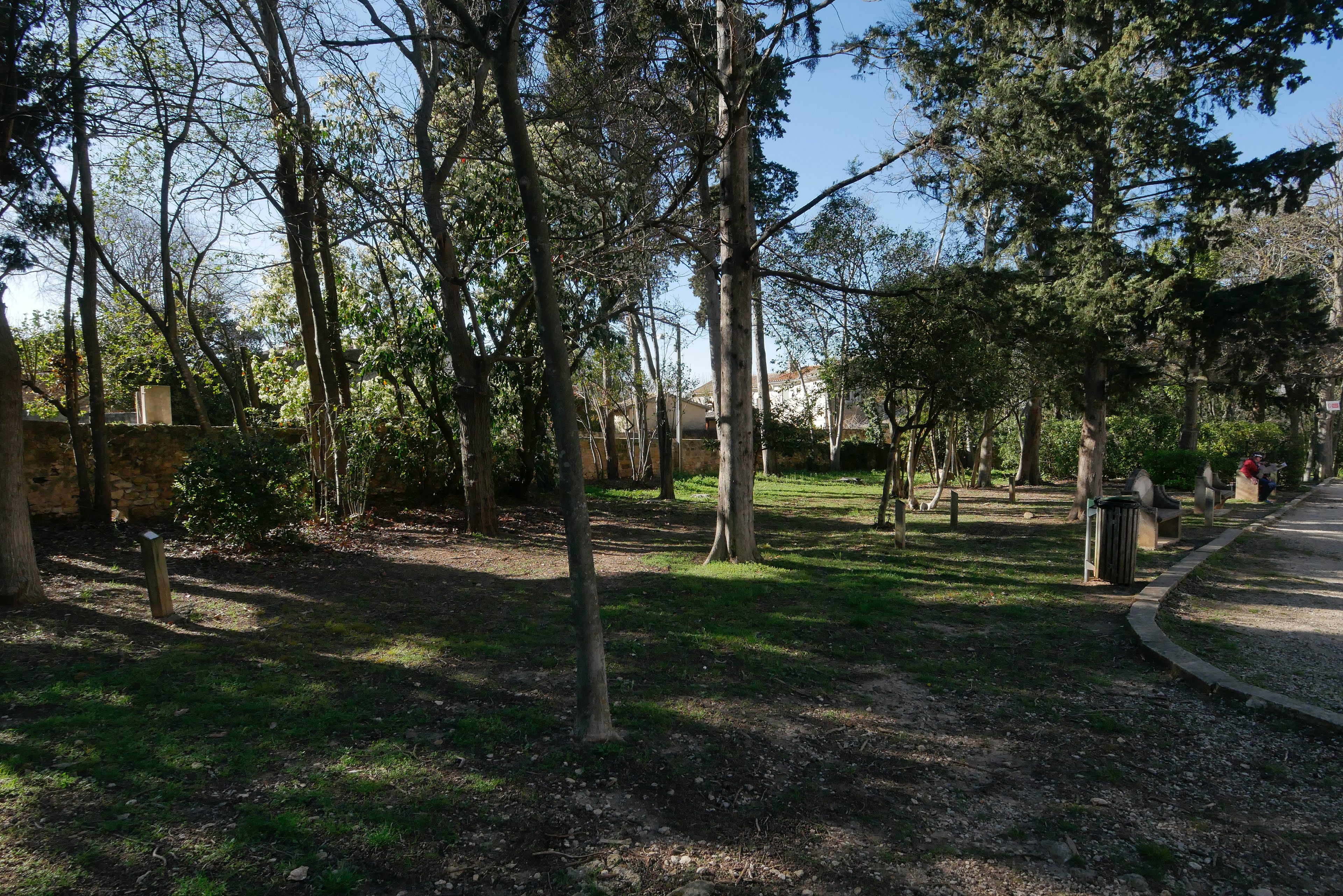 Le parc du chateau devant le parvis