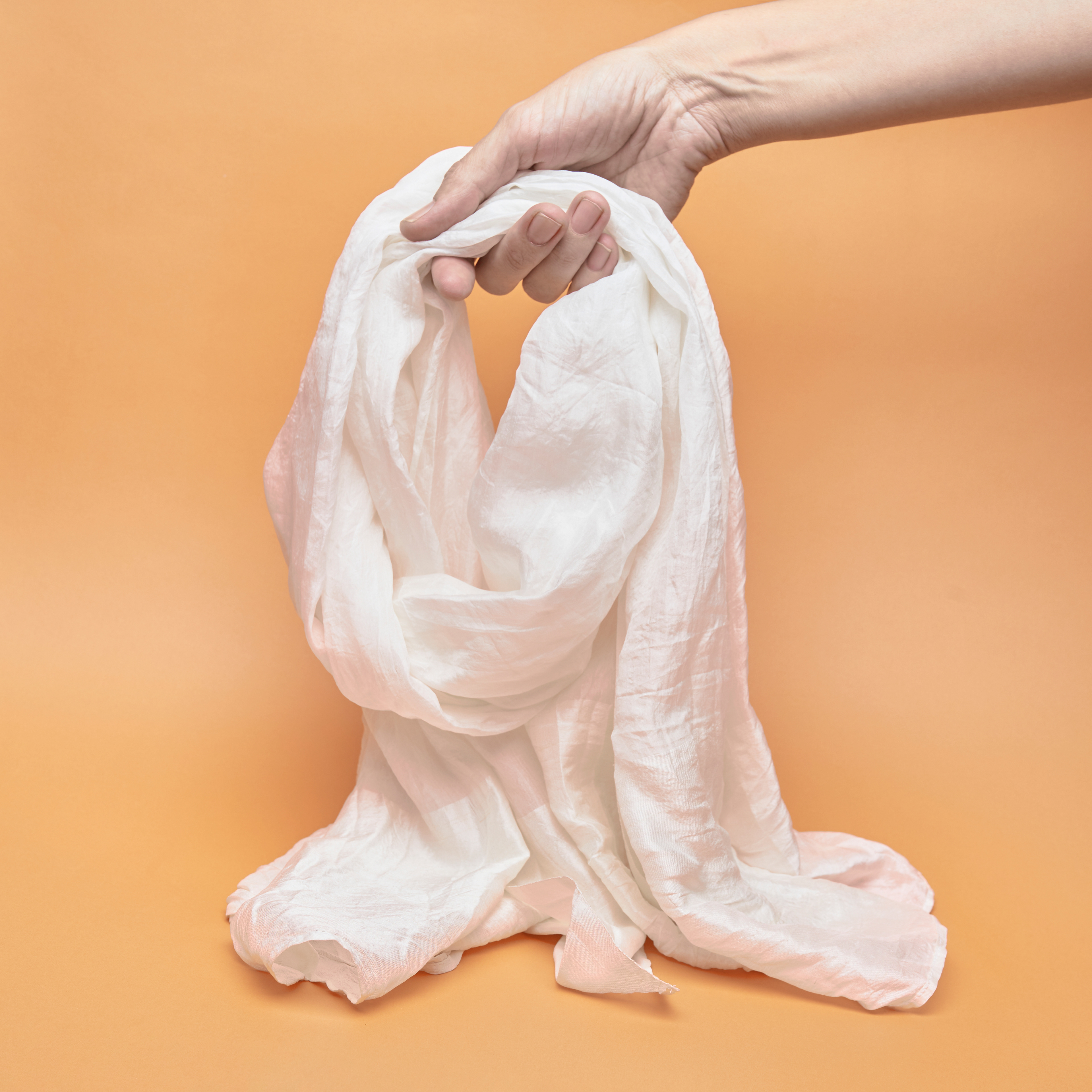 Fotografía profesional para ecommerce, artesanía en seda. pañuelos.