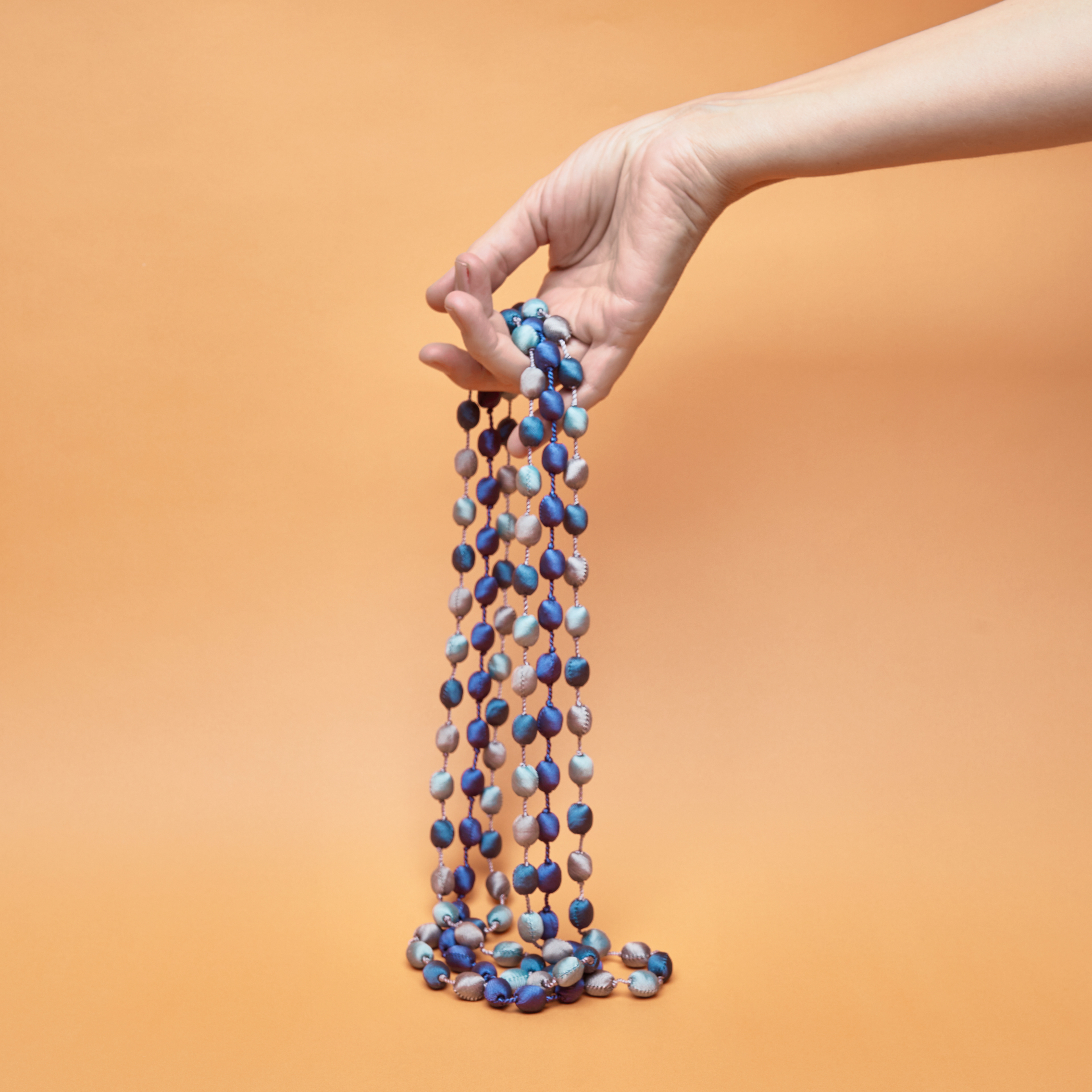 Fotografía profesional para ecommerce, artesanía en seda. pañuelos.