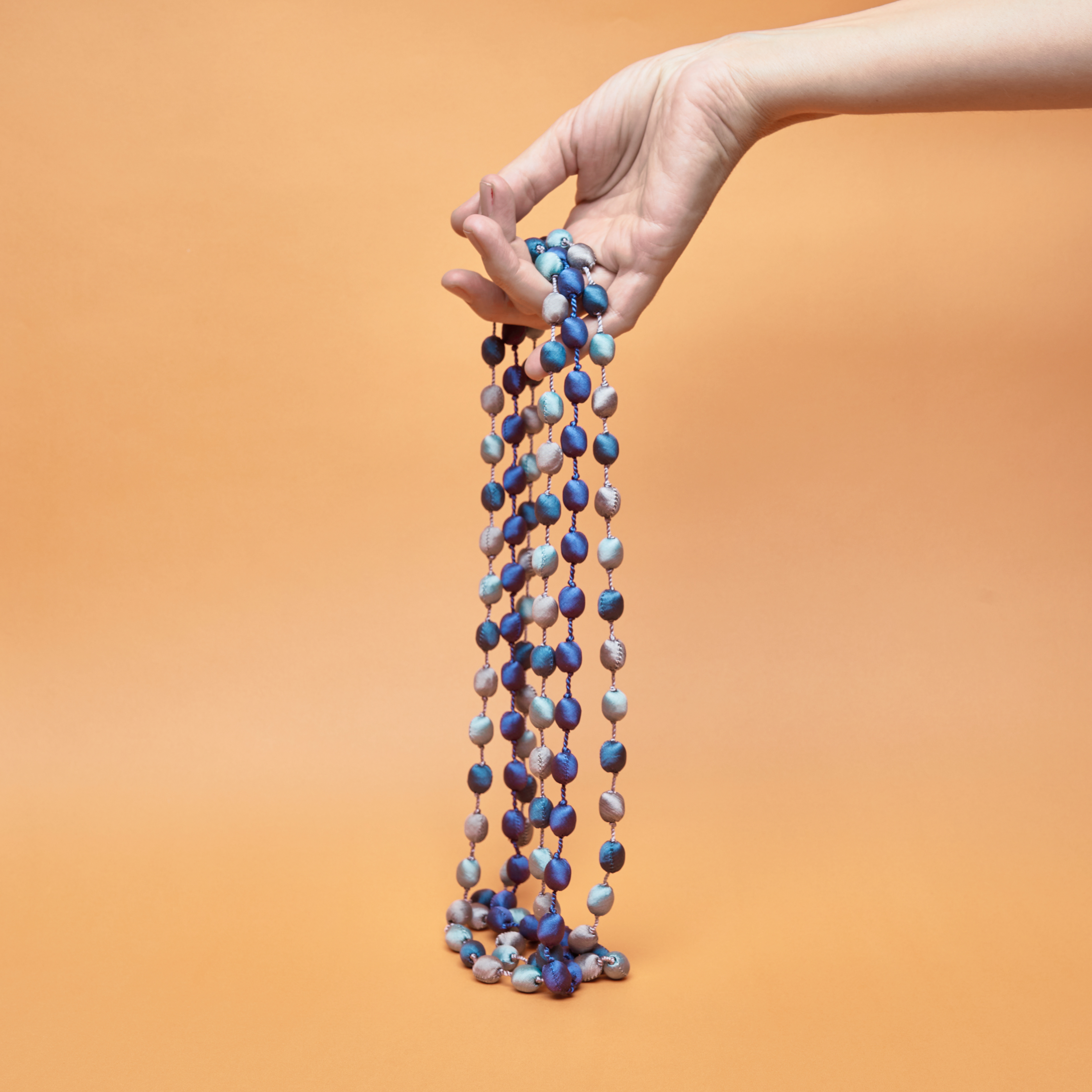 Fotografía profesional para ecommerce, artesanía en seda. pañuelos.