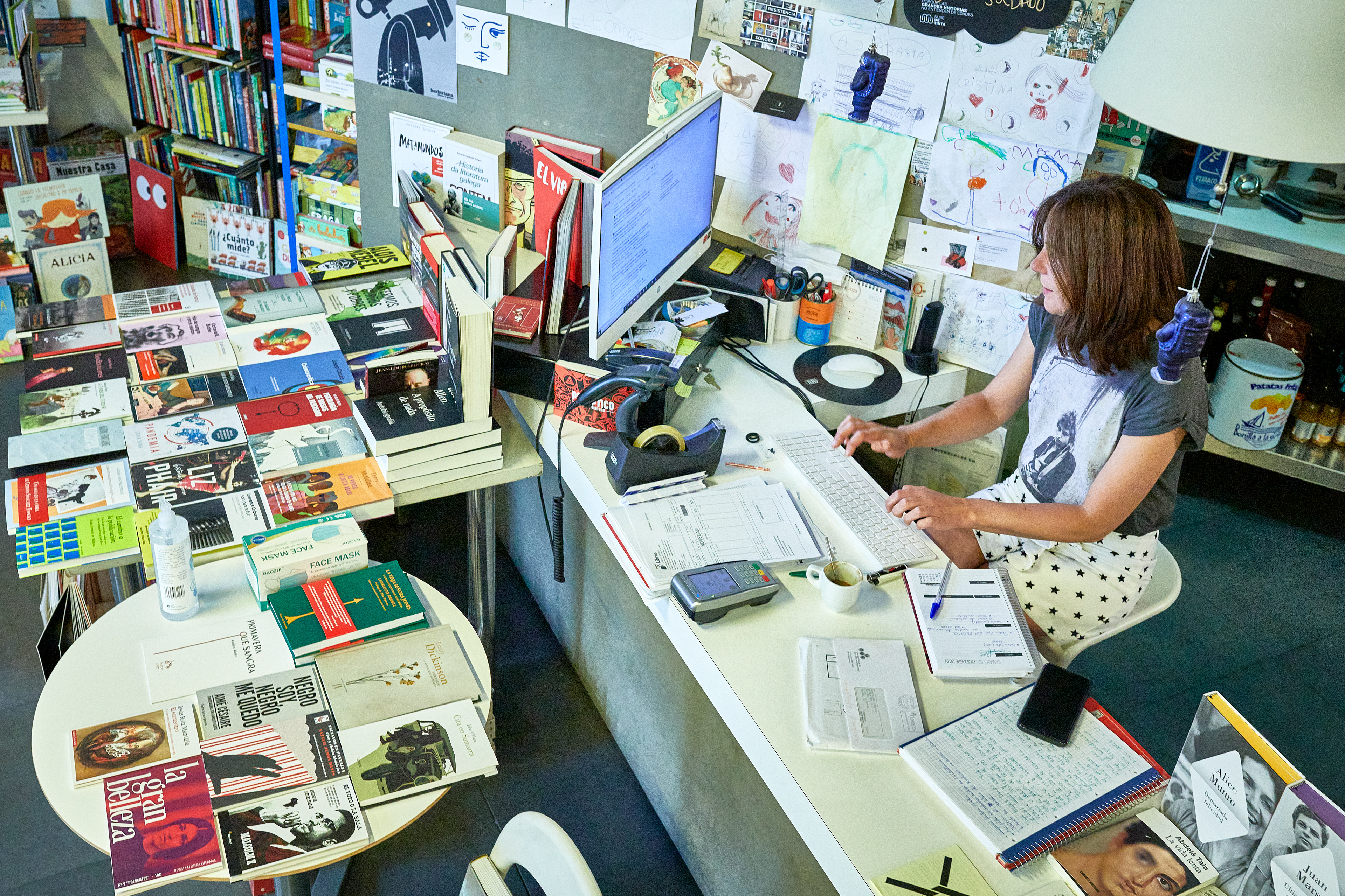 Fotografia, redes sociales, empresas, negocios, librería, libros, librera, servicios fotograficos, madrid, berbiriana, coruña,