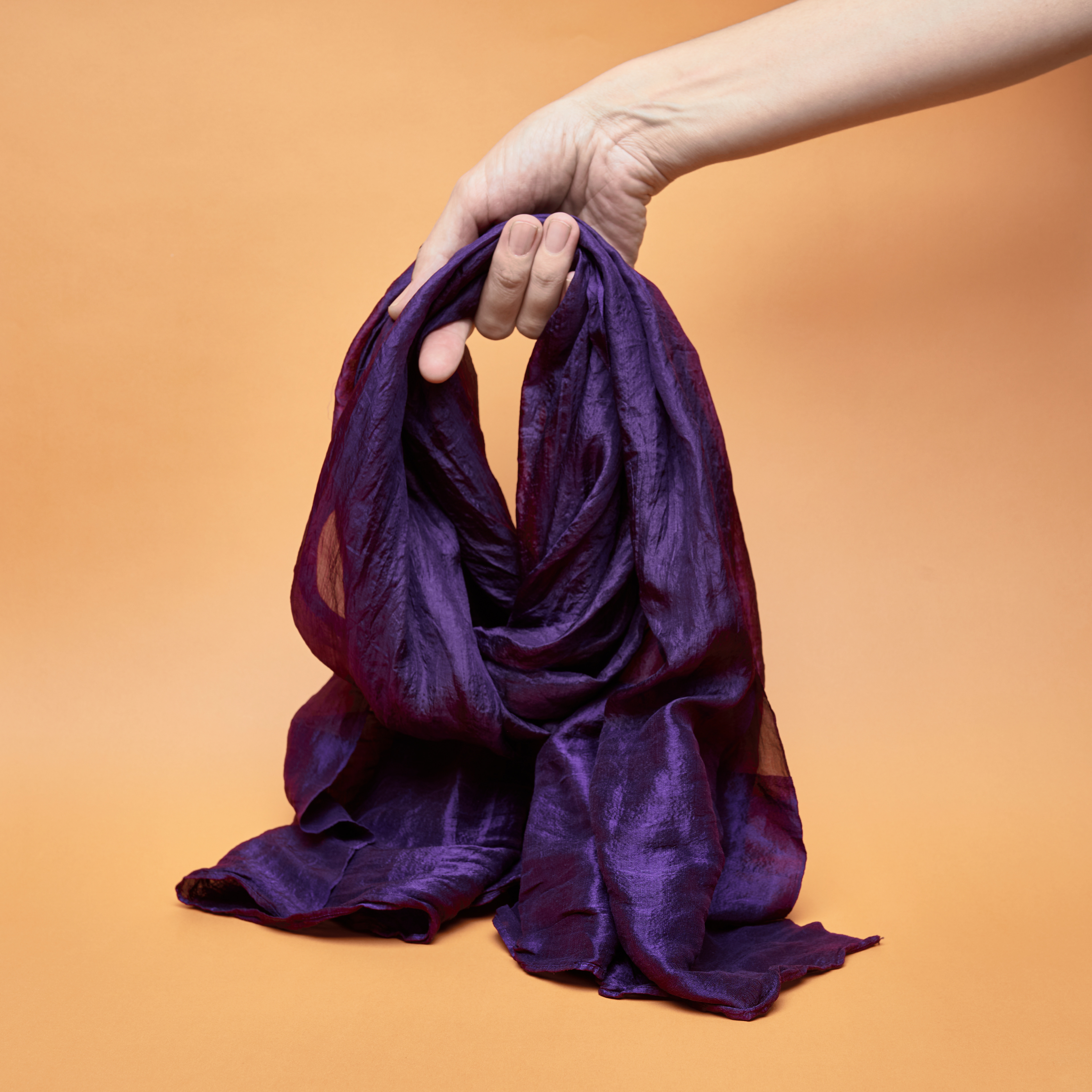 Fotografía profesional para ecommerce, artesanía en seda. pañuelos.