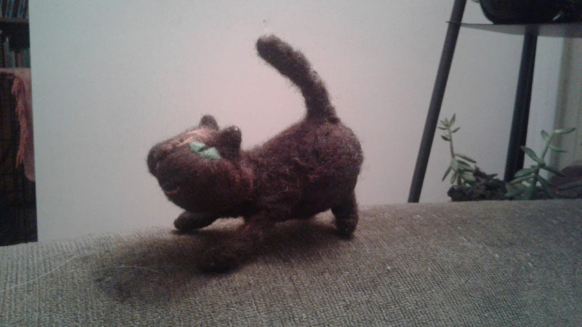 Needle felted cat portrait