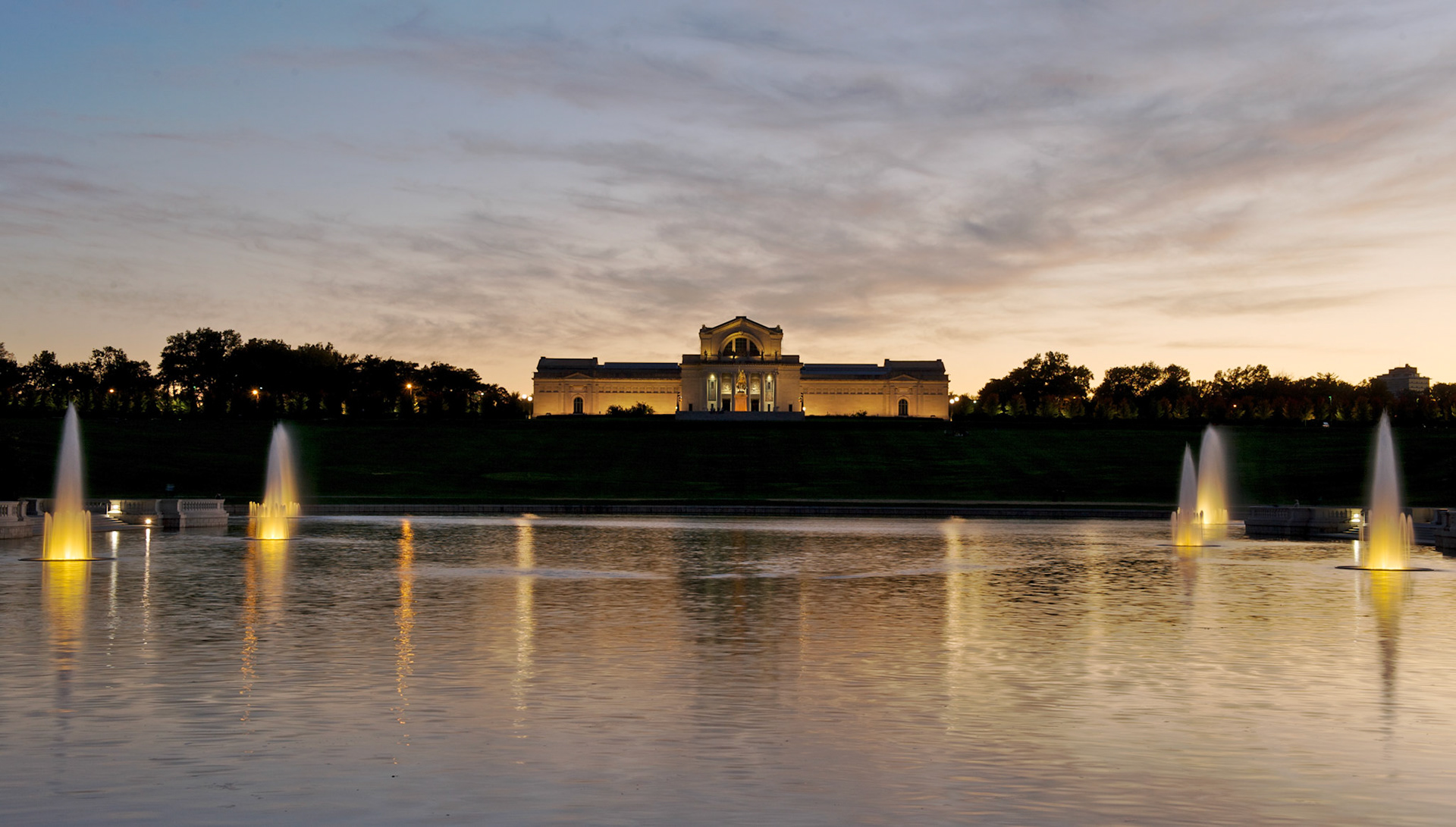 The Grand Basin and Art Museum in Forest Park on October 19, 2008.