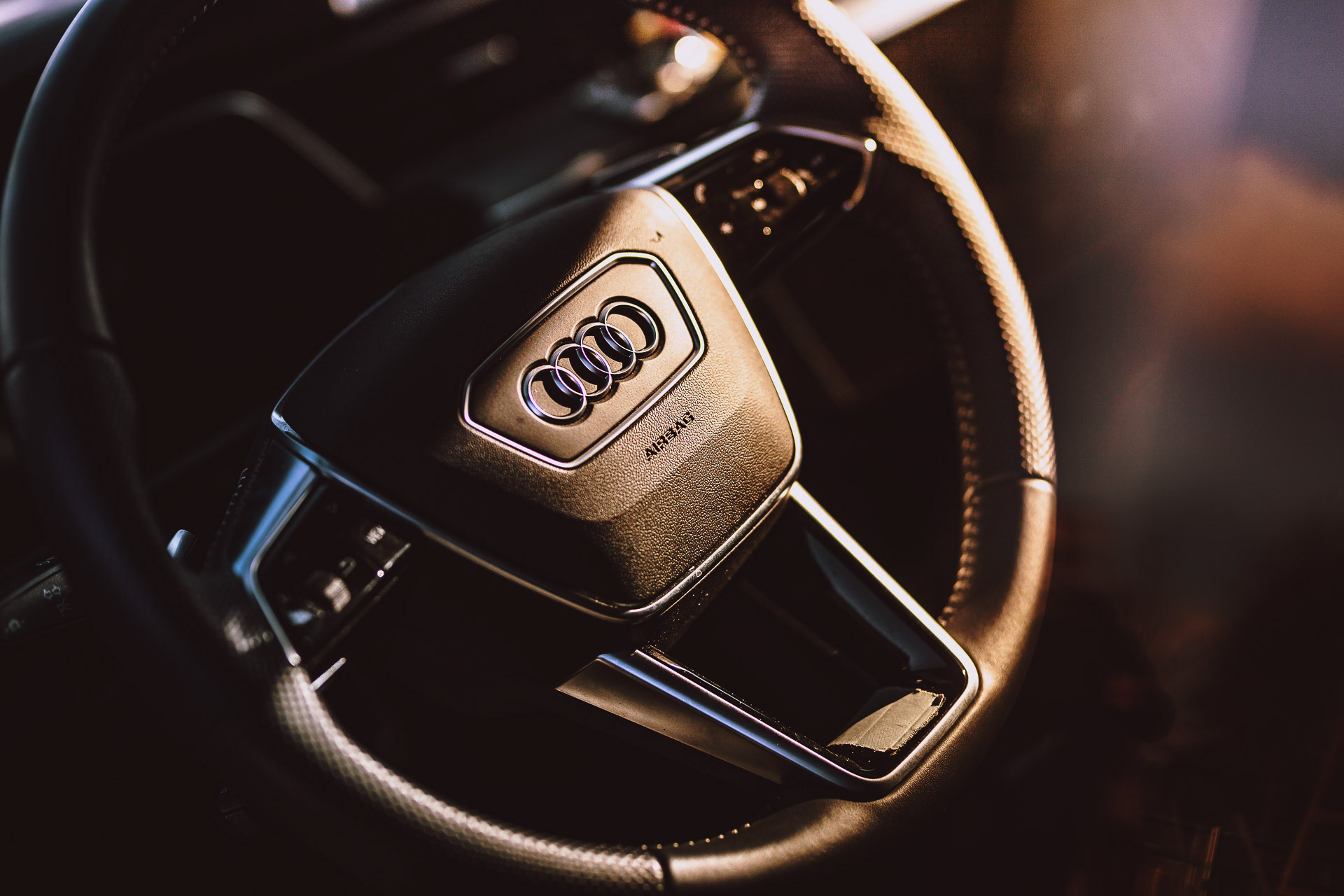 Marcel Hrischer with the Audi e-tron in Kitzbühel