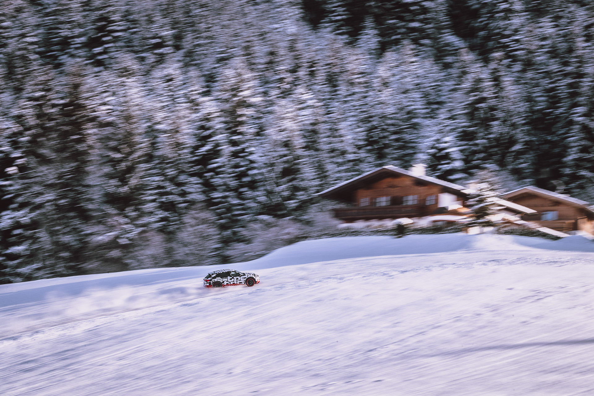 Marcel Hrischer with the Audi e-tron in Kitzbühel