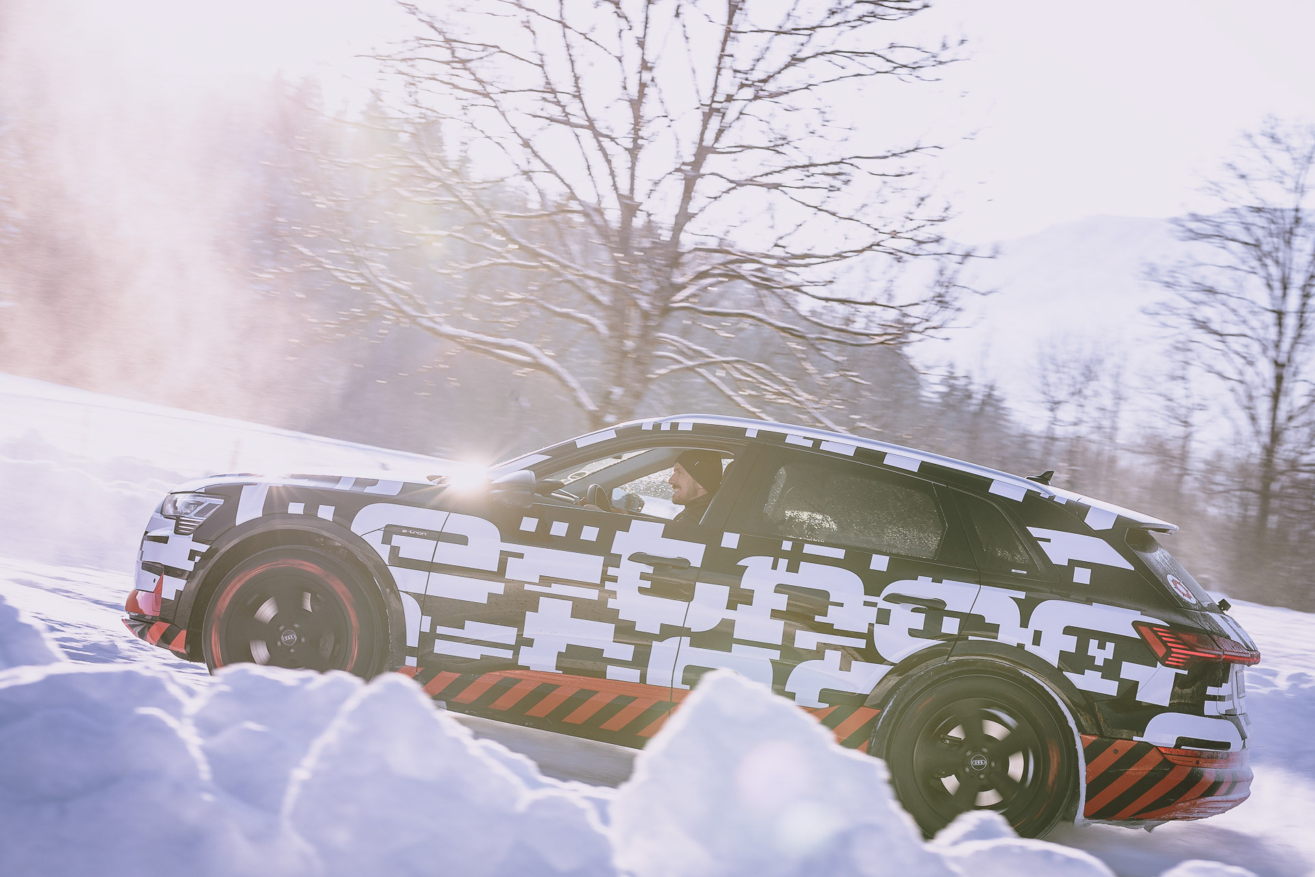 Marcel Hrischer with the Audi e-tron in Kitzbühel