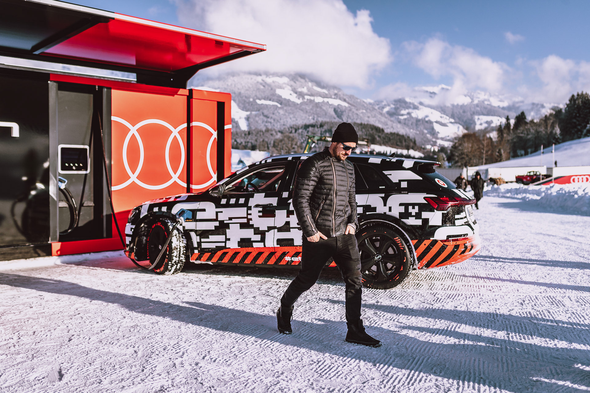 Marcel Hrischer with the Audi e-tron in Kitzbühel