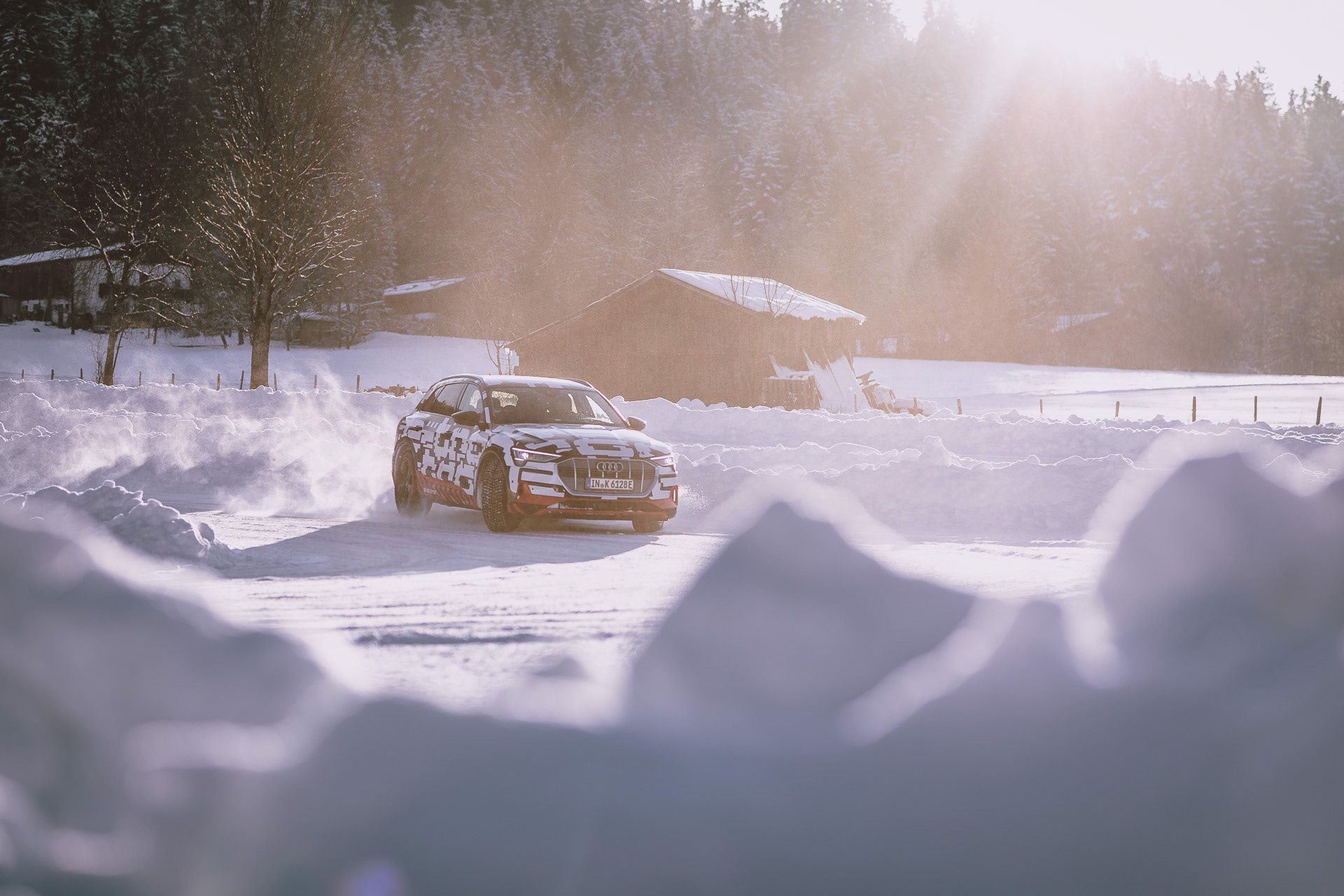 Marcel Hrischer with the Audi e-tron in Kitzbühel