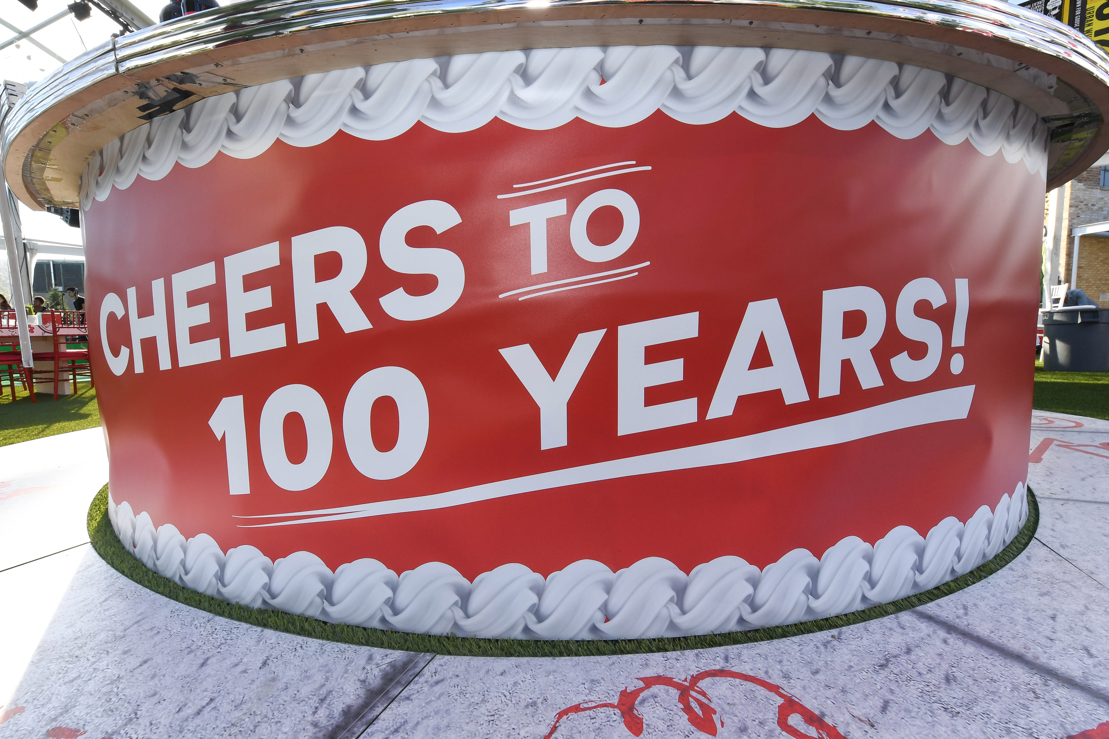 CUSTOM PRINTED 16' DIAMETER BAR WRAP