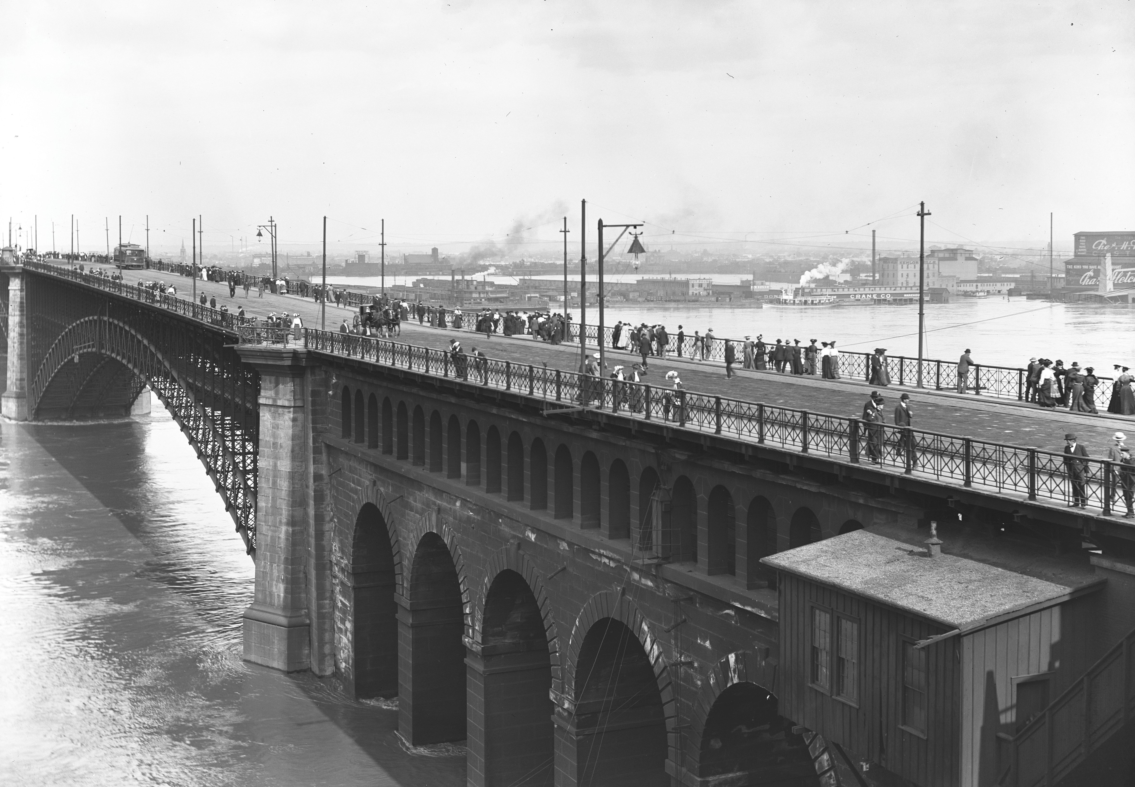 MacArthur Bridge, 1917