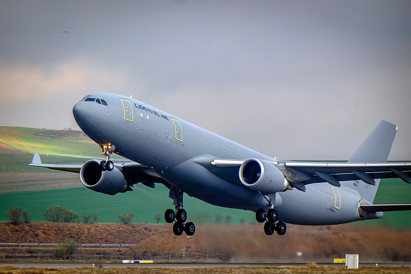 Airbus A330 of the 45th Spanish Air Force Group landing.