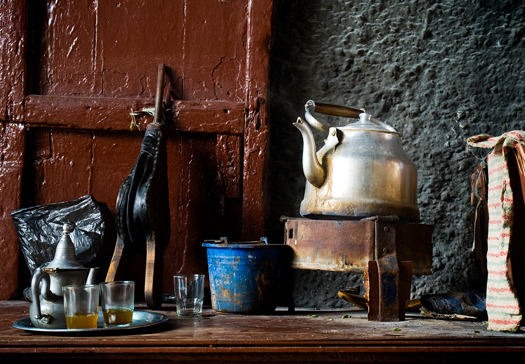Dinnerware set in a shop of Safi.
