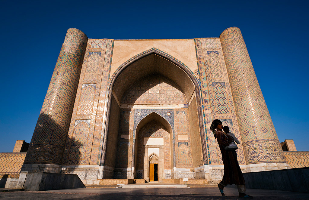   Samarkand. Bibi-Khanym Mosque. 