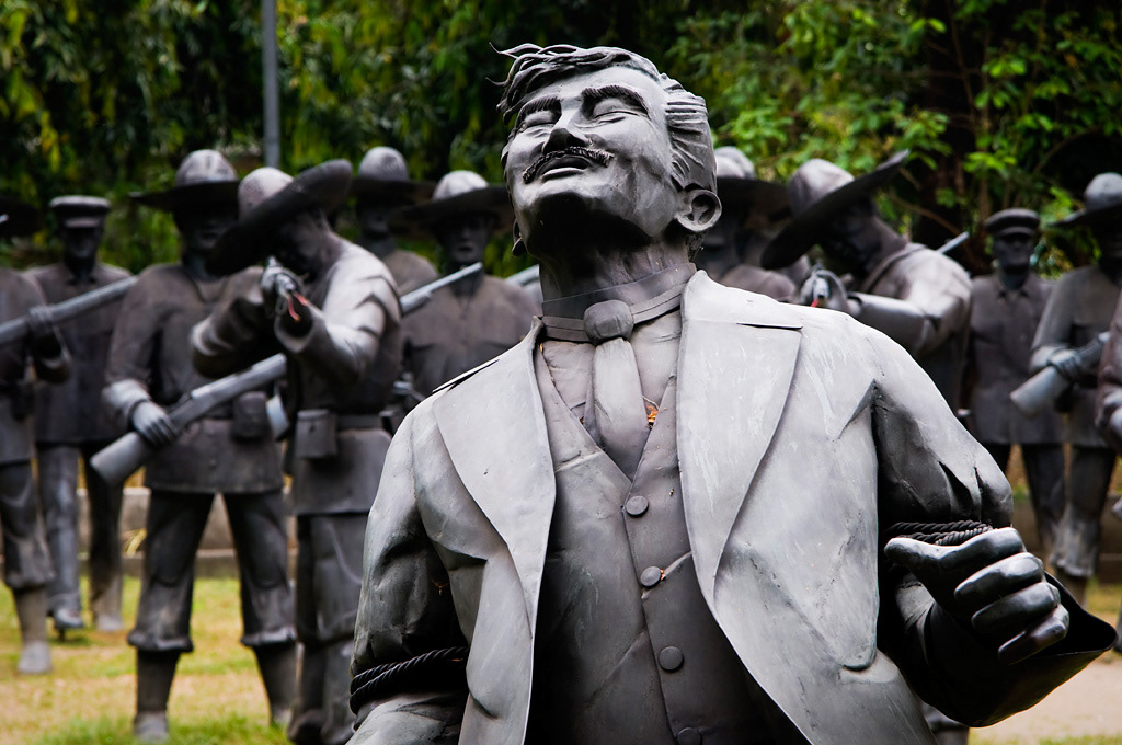 Manila. Statues in the site of José Rizal´s execution.