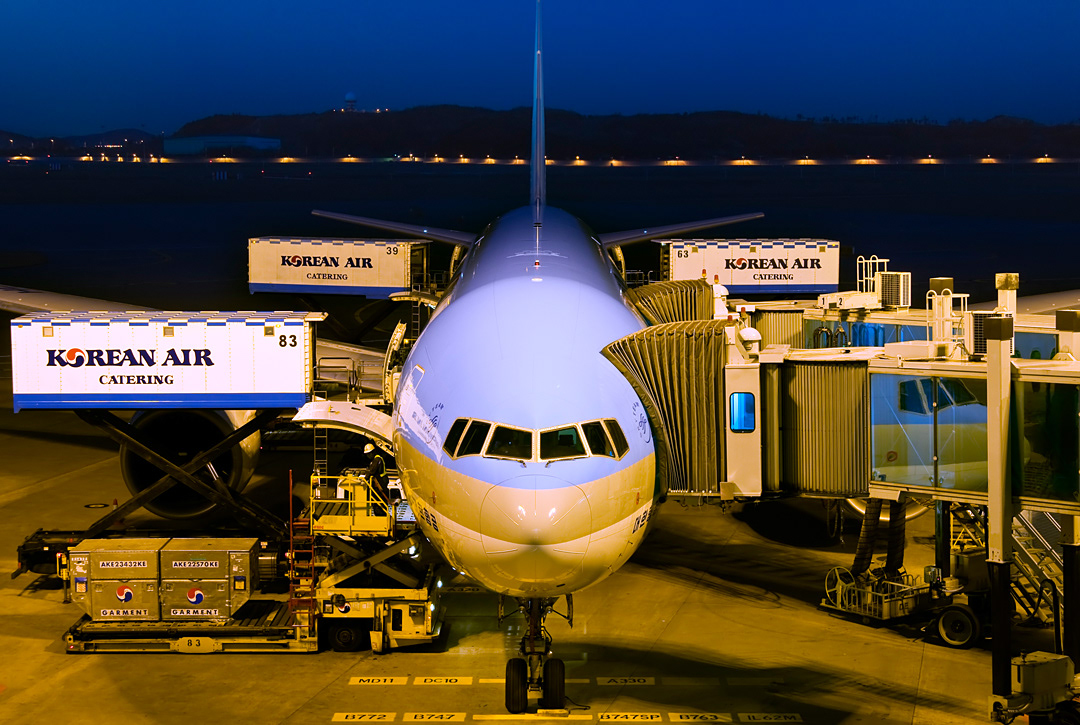 Boeing 777 in Seoul Incheon International Airport. 