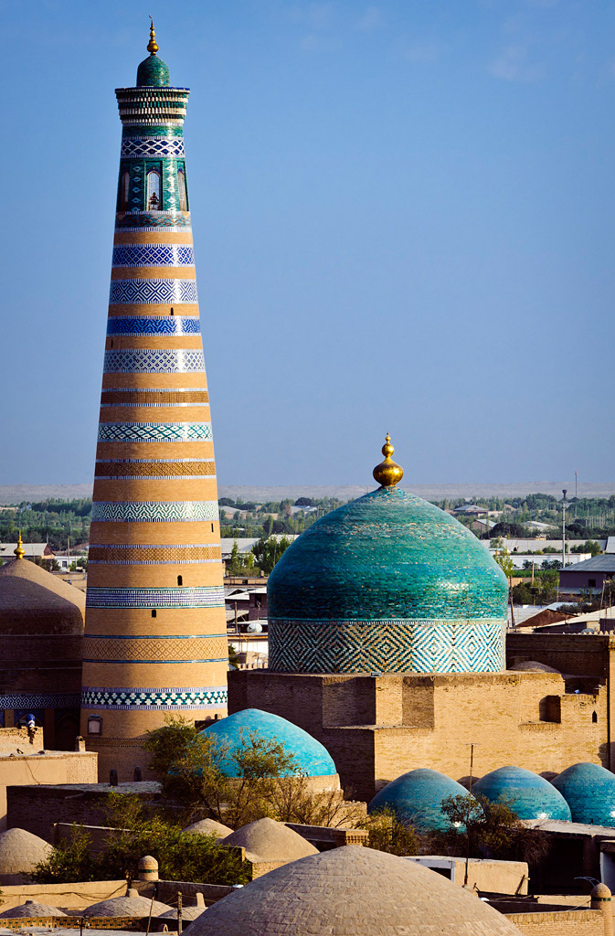   Khiva (Ichon-Qala). Islom-Hoja minaret. 