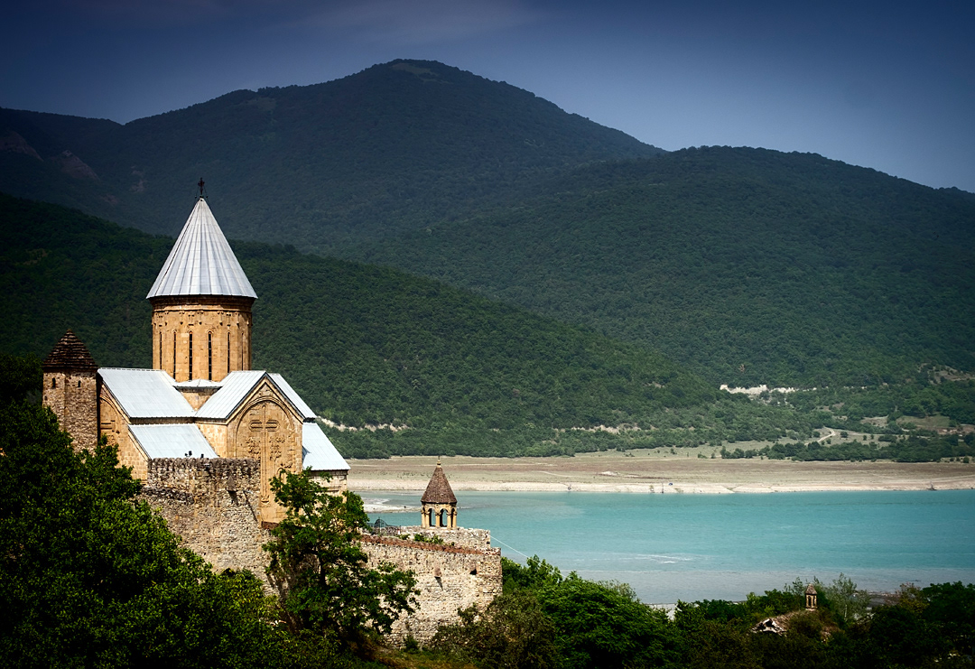 Ananuri castle complex on the Aragvi River. 