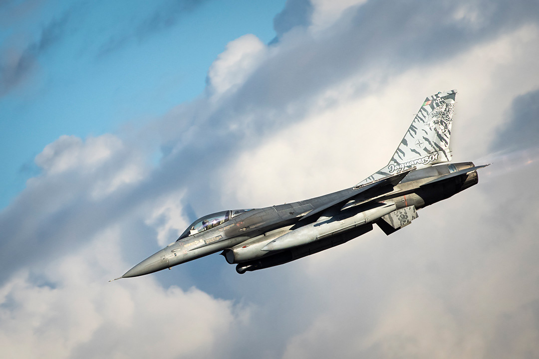 F16 of the Squadron 301 "Jaguares" of the Portuguese Air Force taking off.